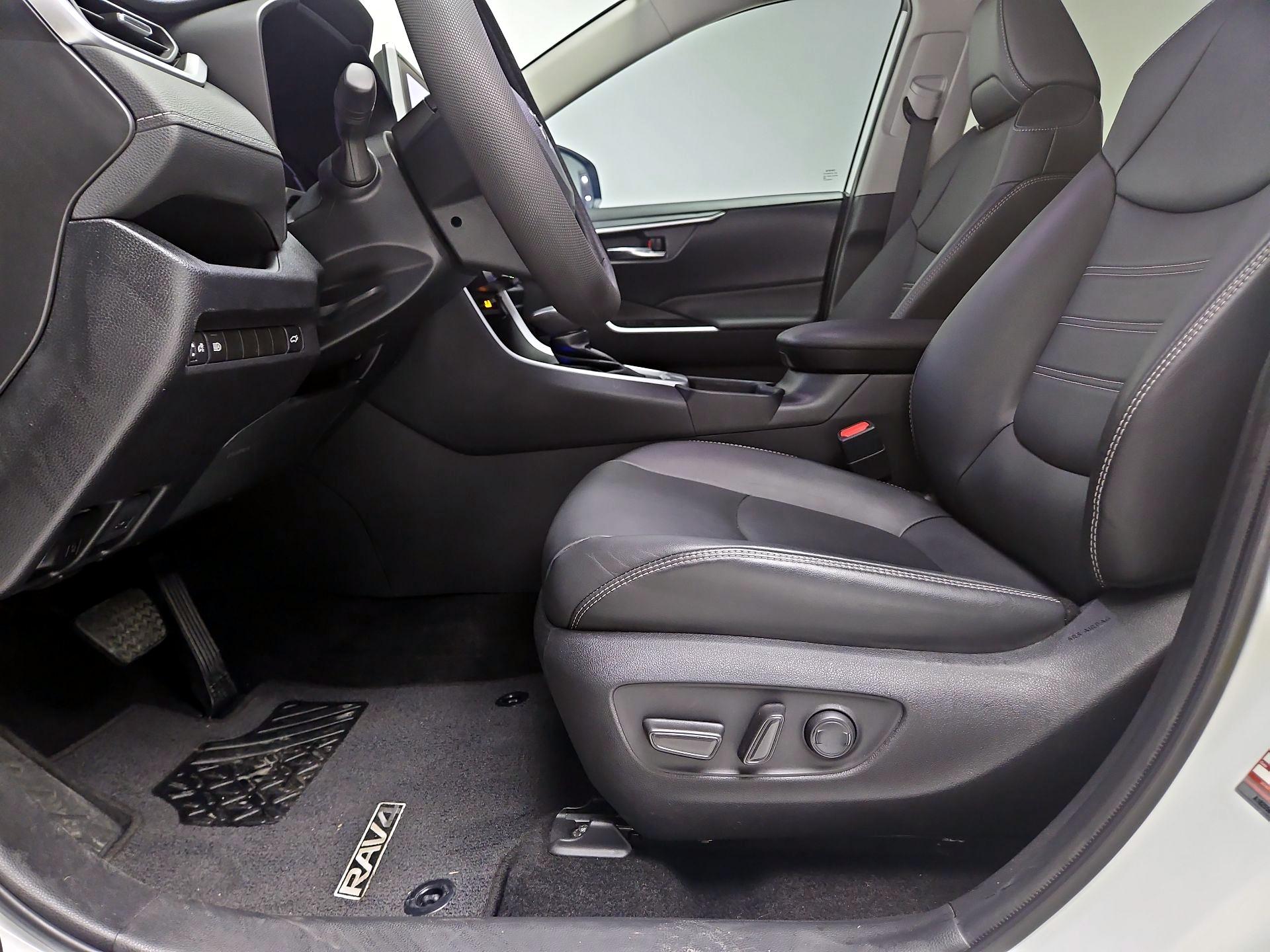 Thumbnail: 2024 Toyota RAV4 - 11