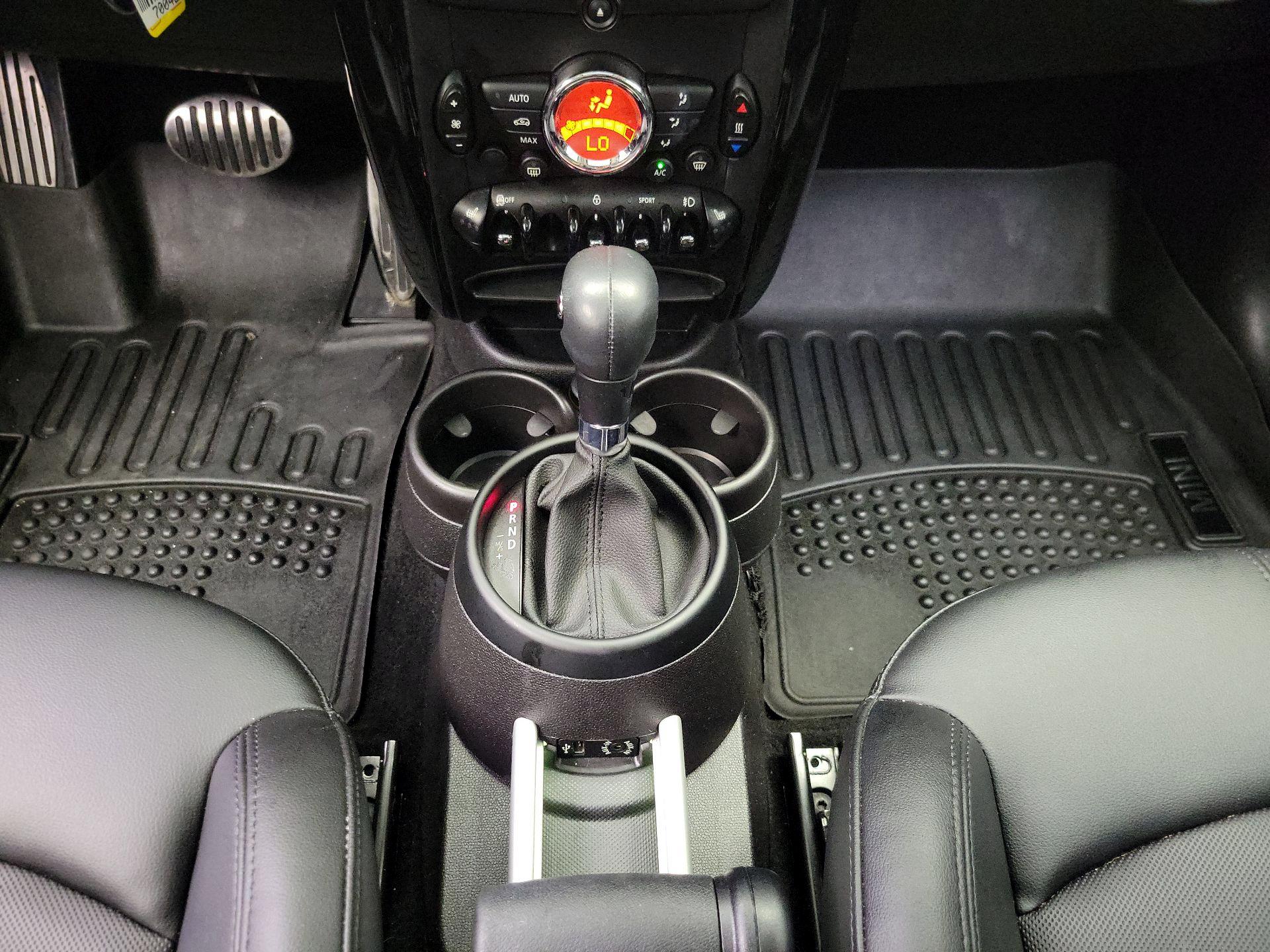 Thumbnail: 2015 MINI Cooper Countryman - 15