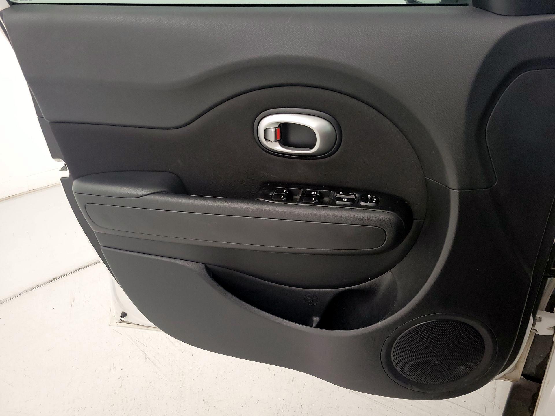 Thumbnail: 2015 Kia Soul - 12