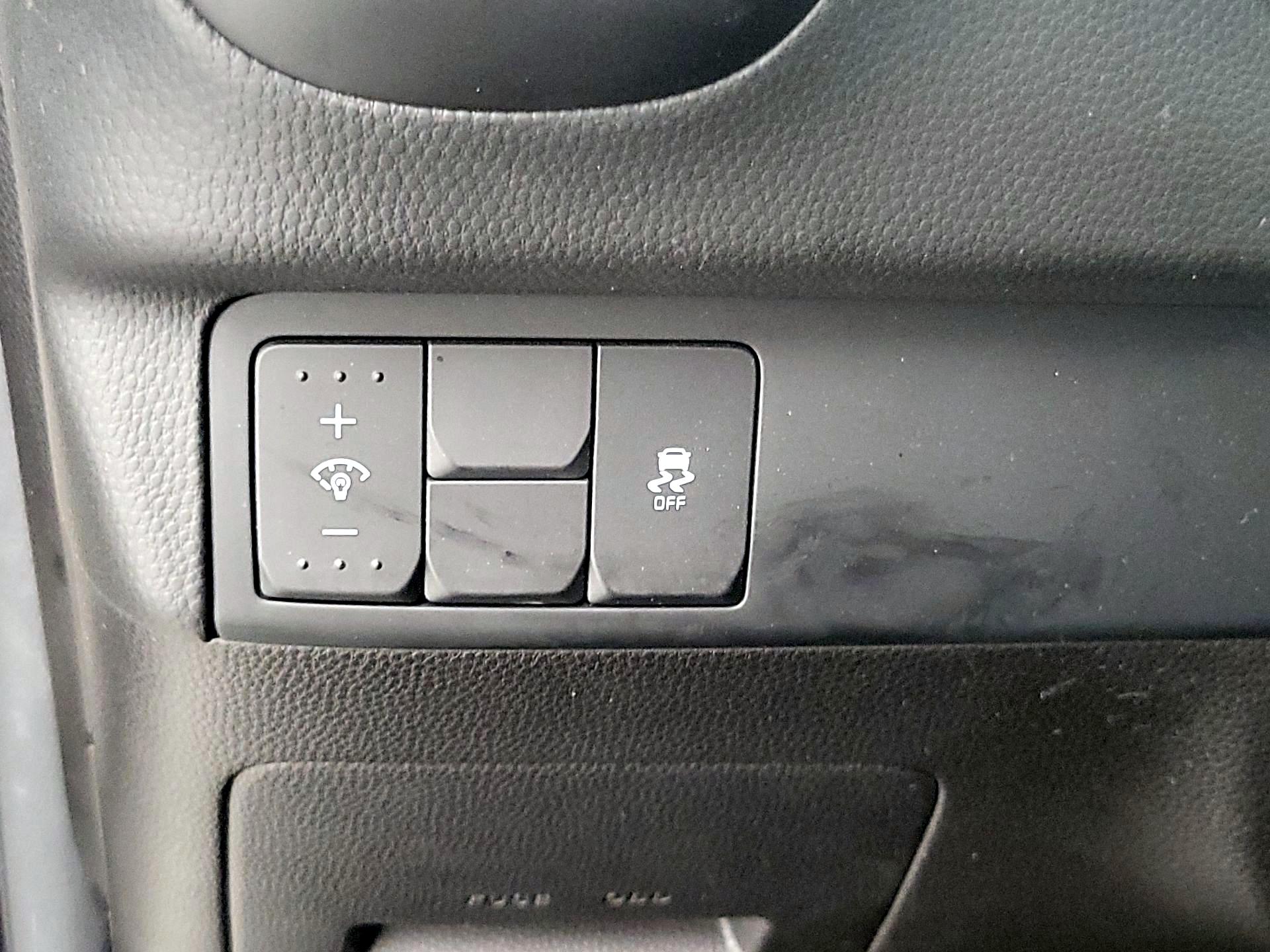 Thumbnail: 2015 Kia Soul - 13