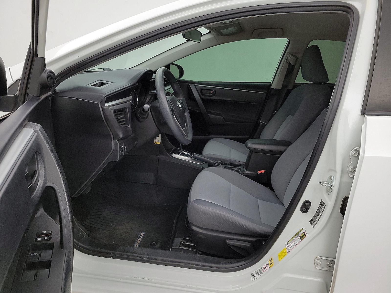 2016 Toyota Corolla L - Photo 12