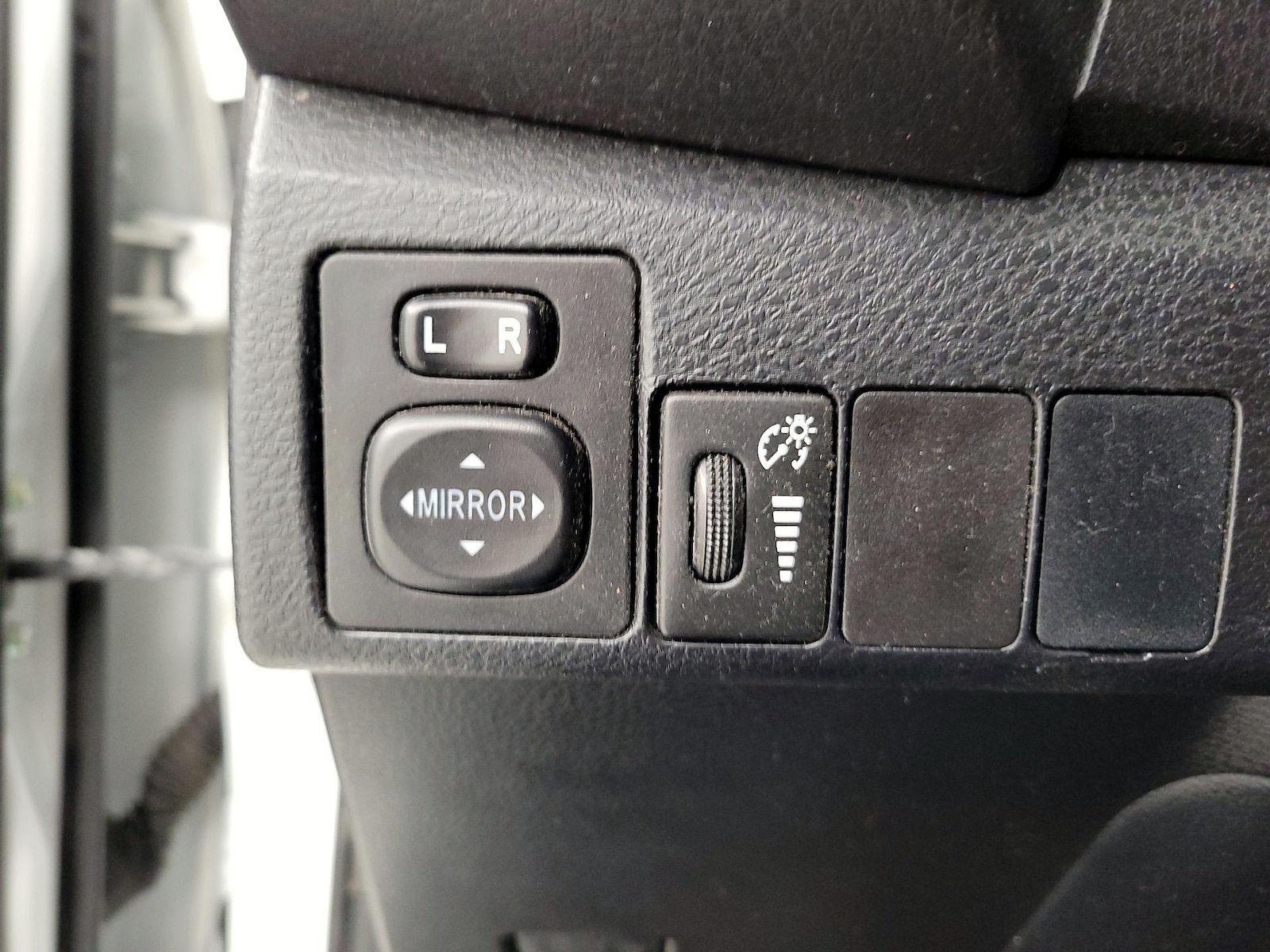 2016 Toyota Corolla L - Photo 14