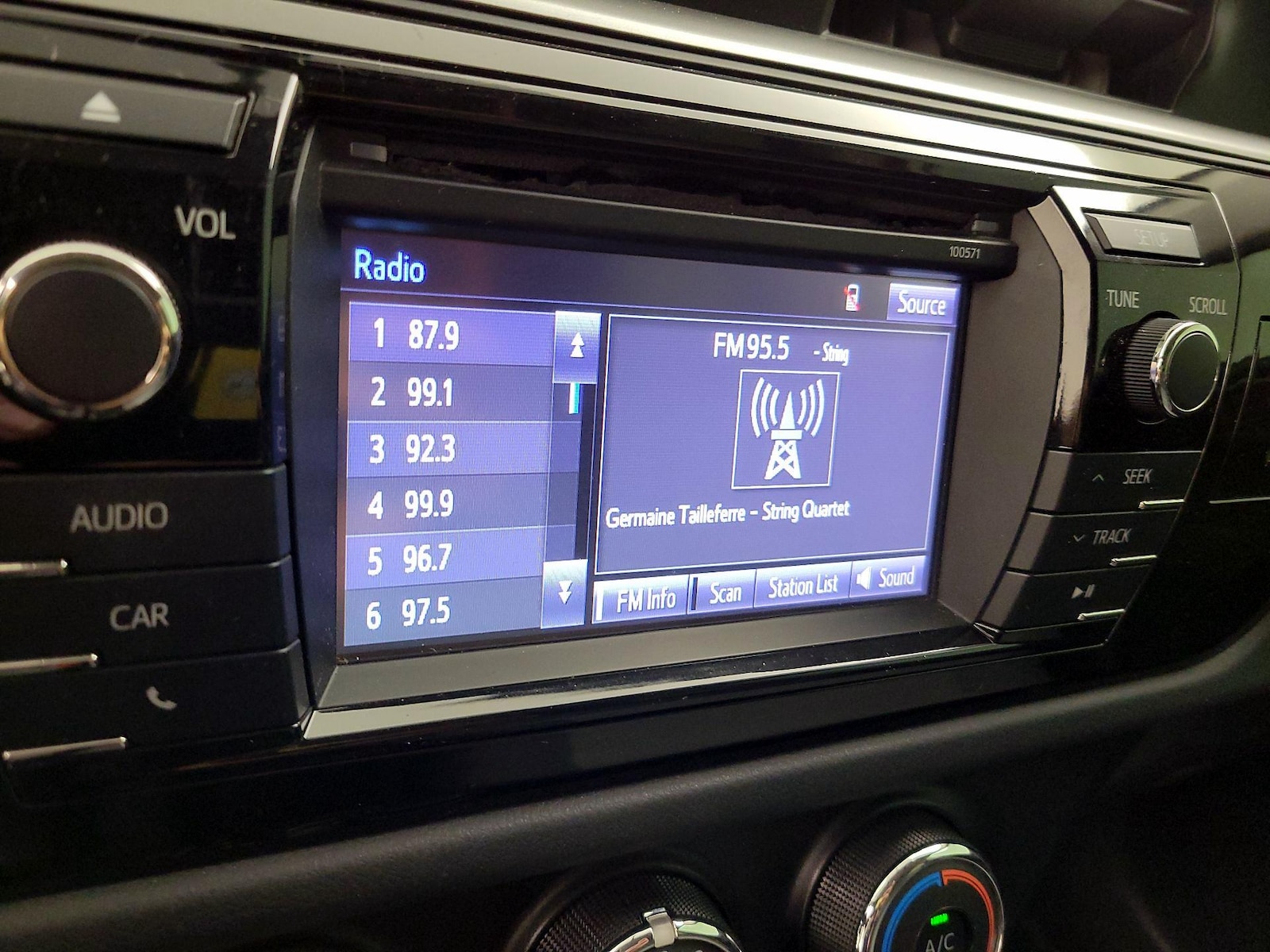 2016 Toyota Corolla L - Photo 15