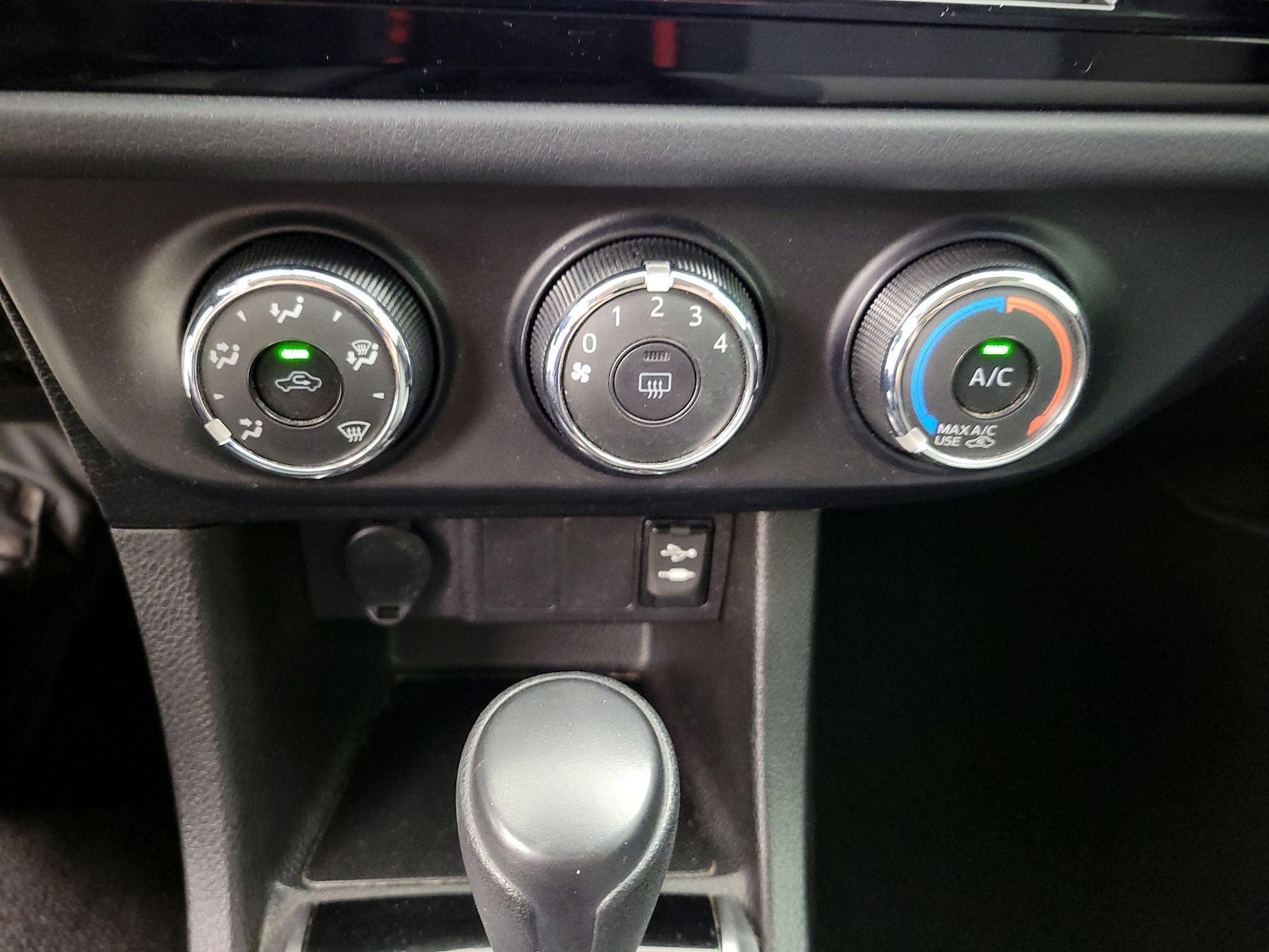 2016 Toyota Corolla L - Photo 16