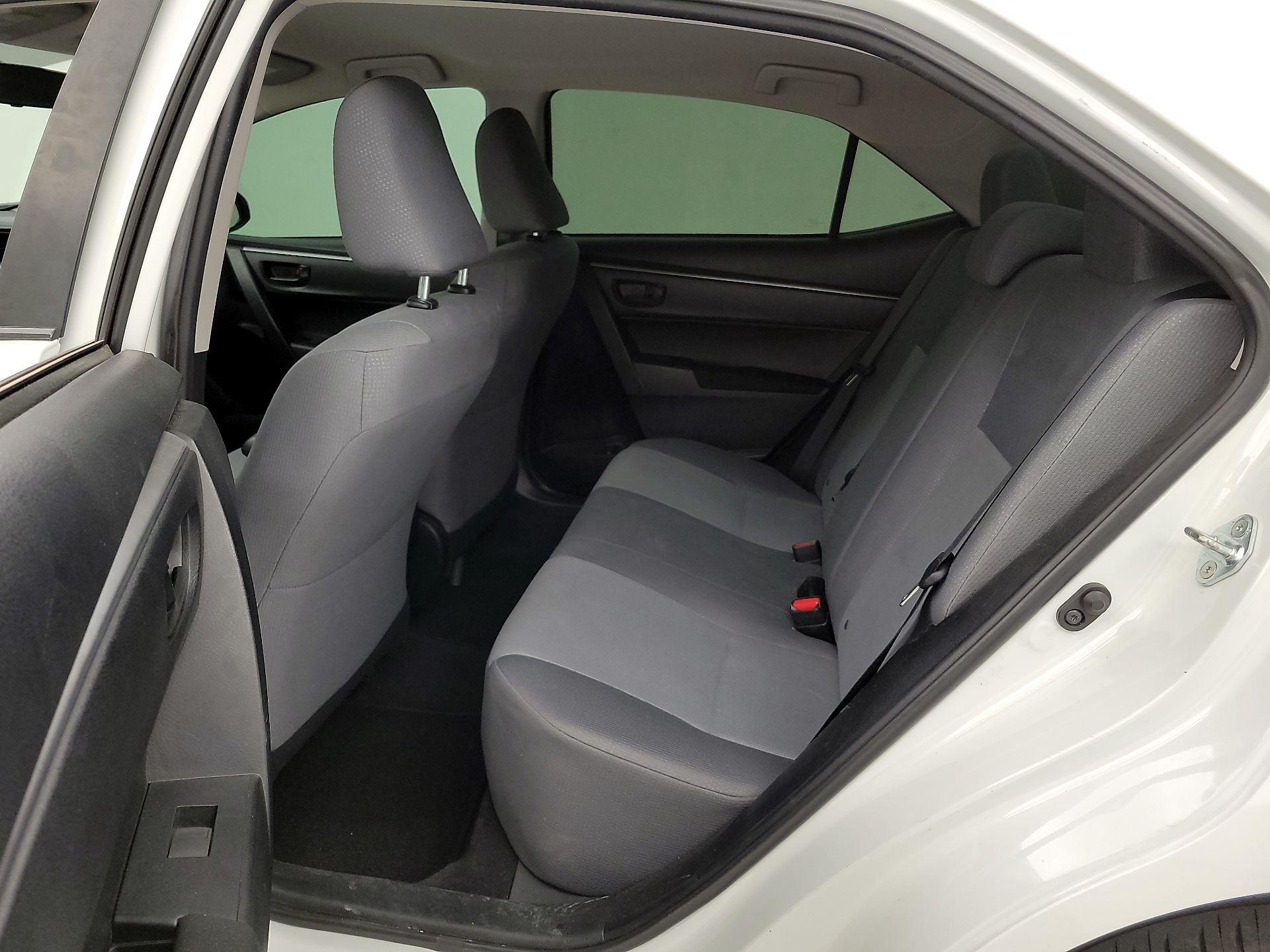 Thumbnail: 2016 Toyota Corolla - 18