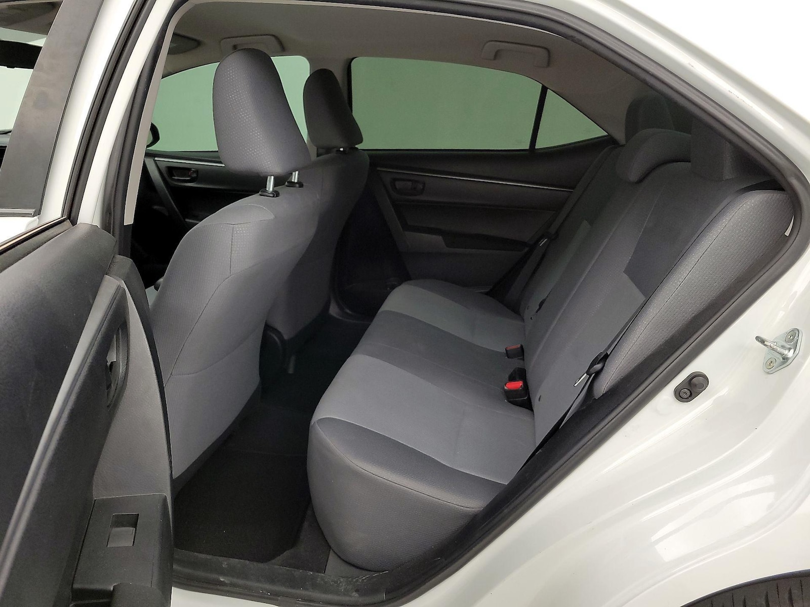 2016 Toyota Corolla L - Photo 19