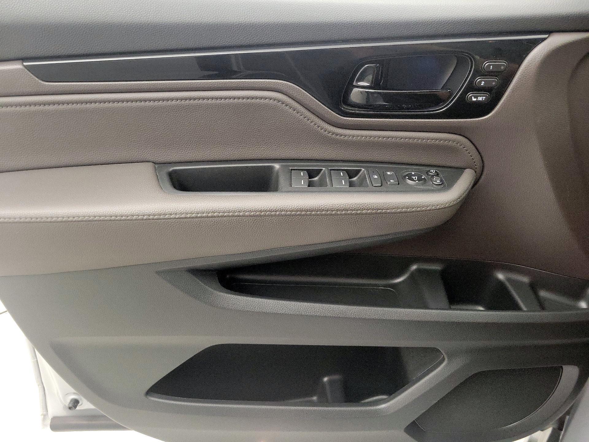 Thumbnail: 2018 Honda Odyssey - 12