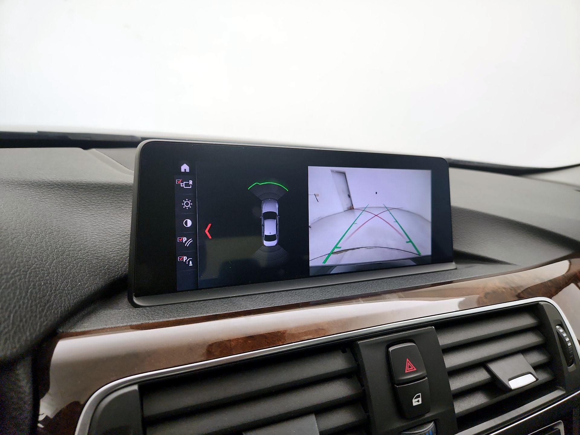 Thumbnail: 2018 BMW 3 Series - 15