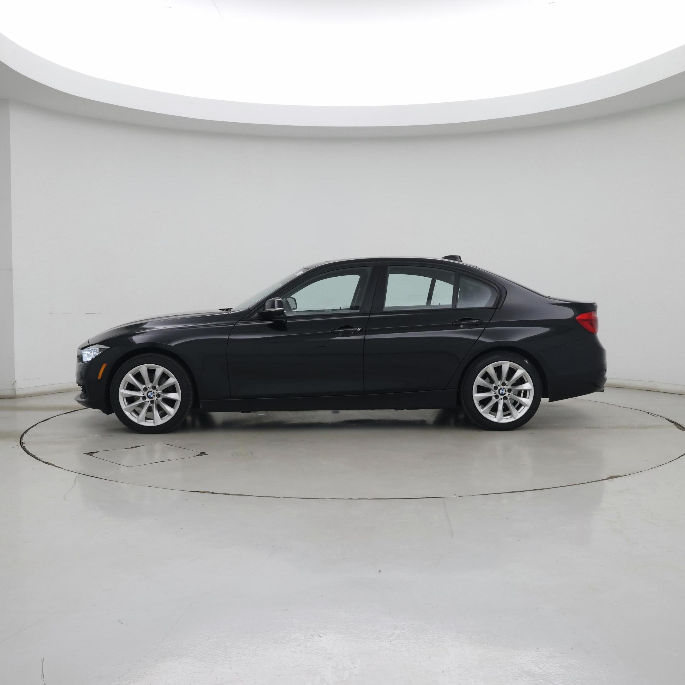 Thumbnail: 2018 BMW 3 Series - 3