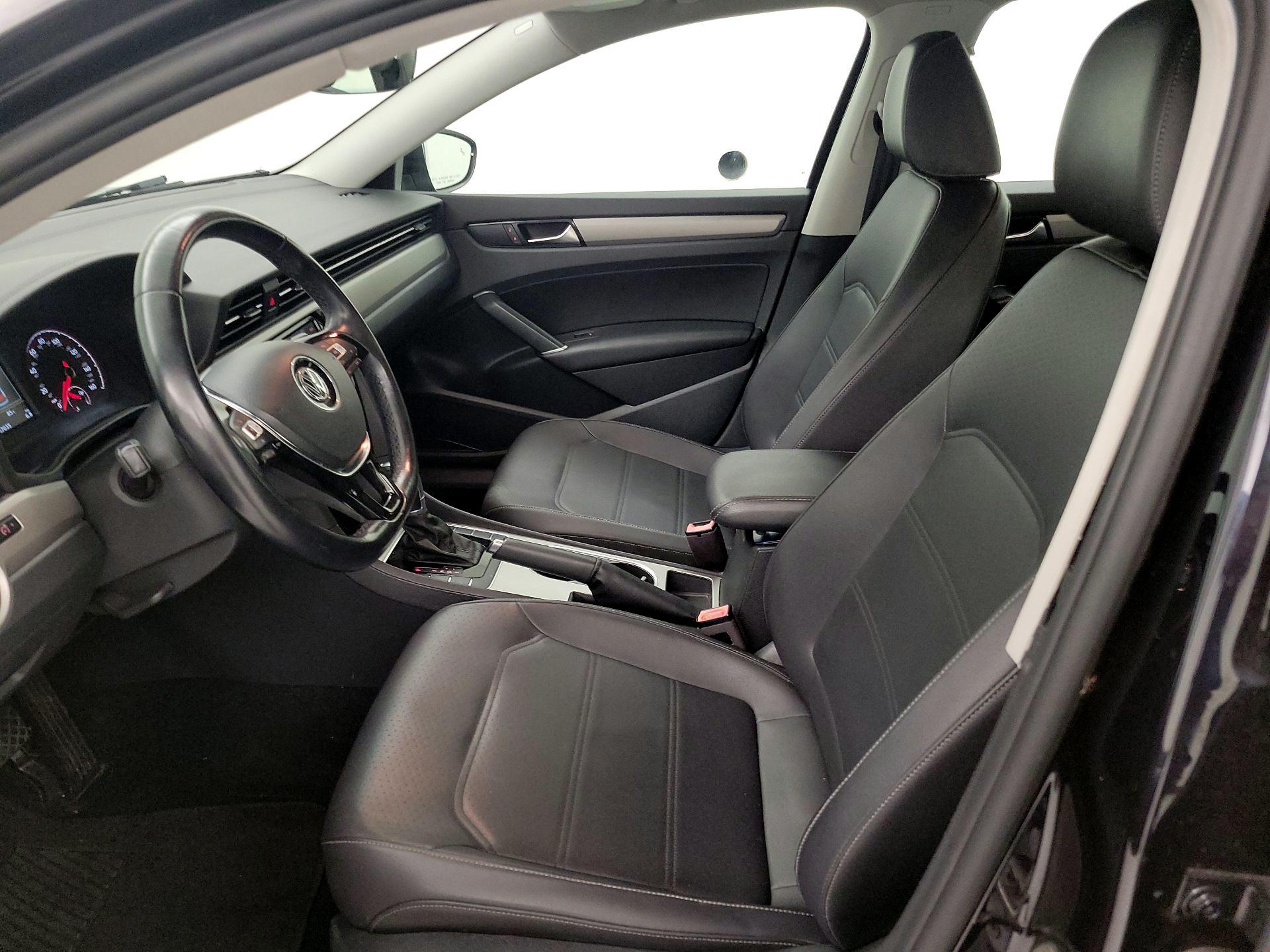 Thumbnail: 2020 Volkswagen Passat - 11