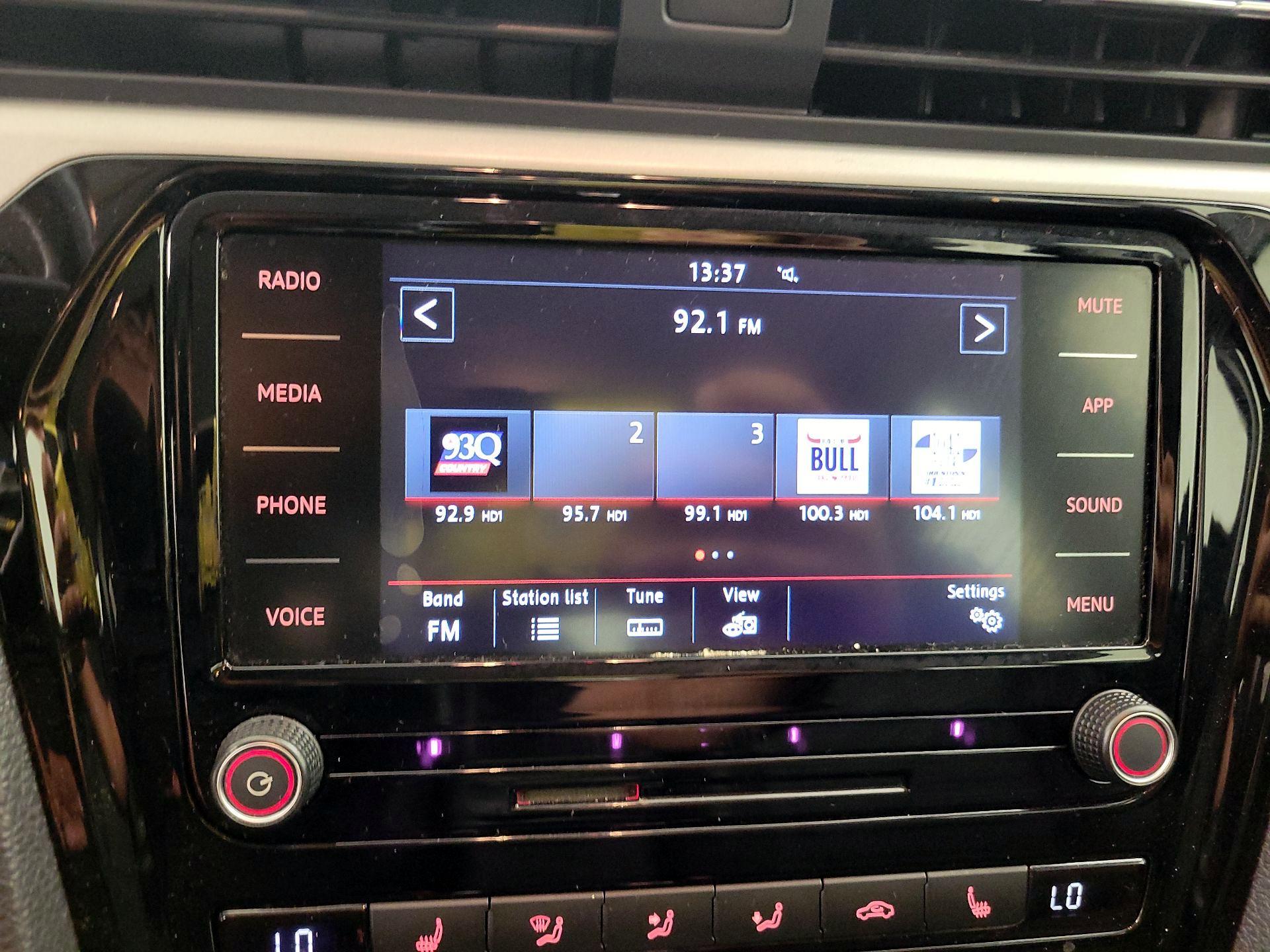 Thumbnail: 2020 Volkswagen Passat - 15
