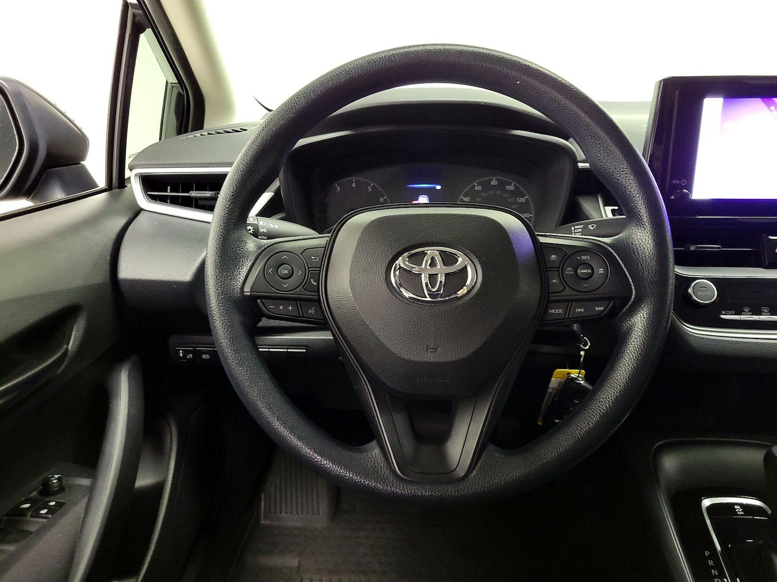 2023 Toyota Corolla LE - Photo 11