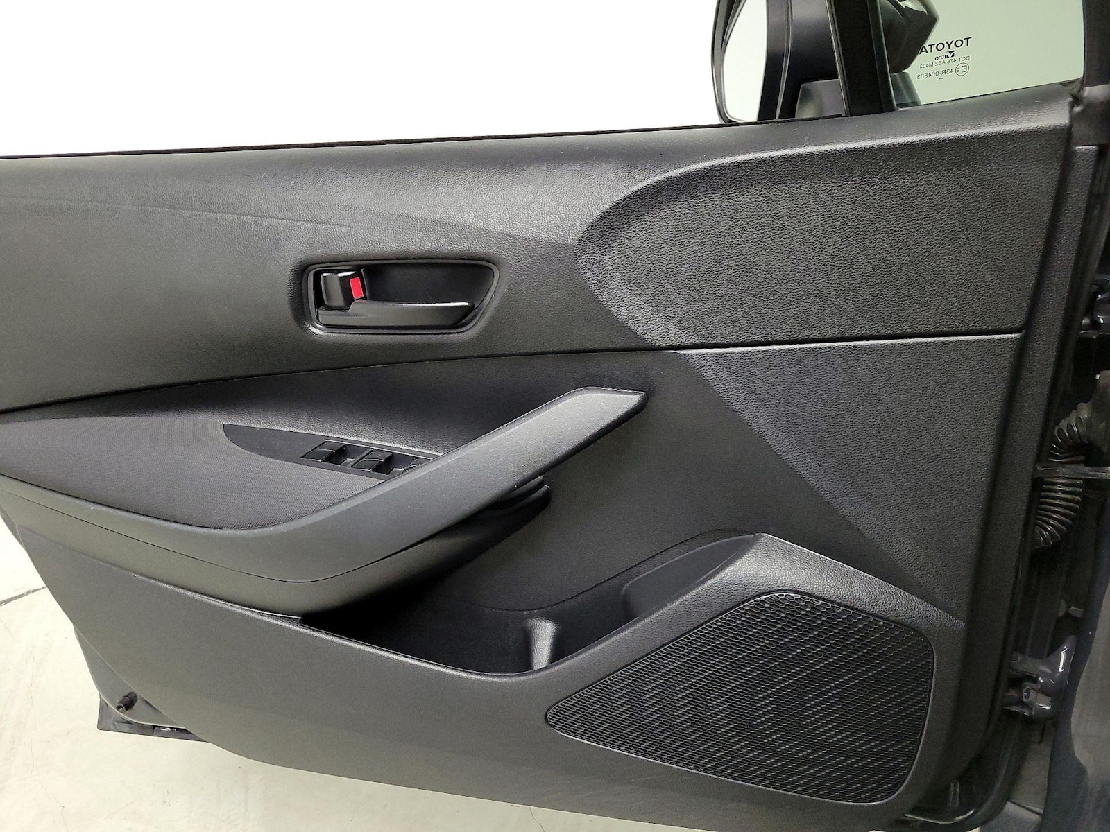 2023 Toyota Corolla LE - Photo 13