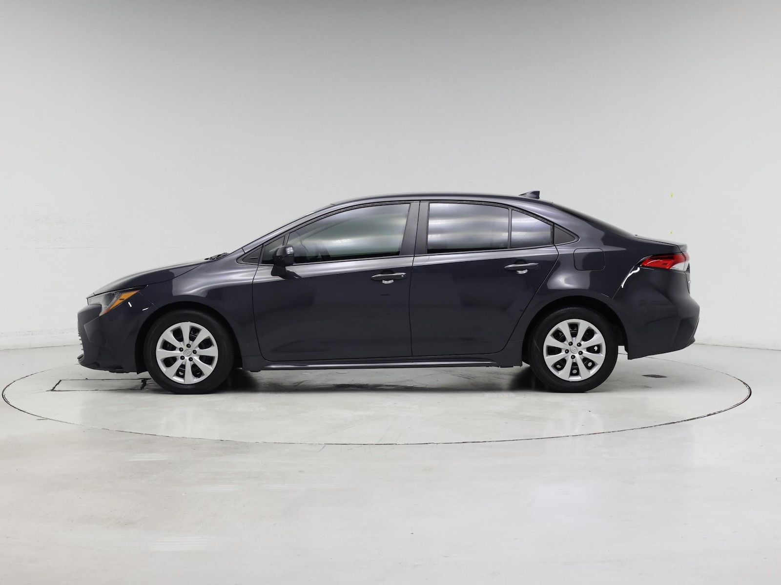 2023 Toyota Corolla LE - Photo 4
