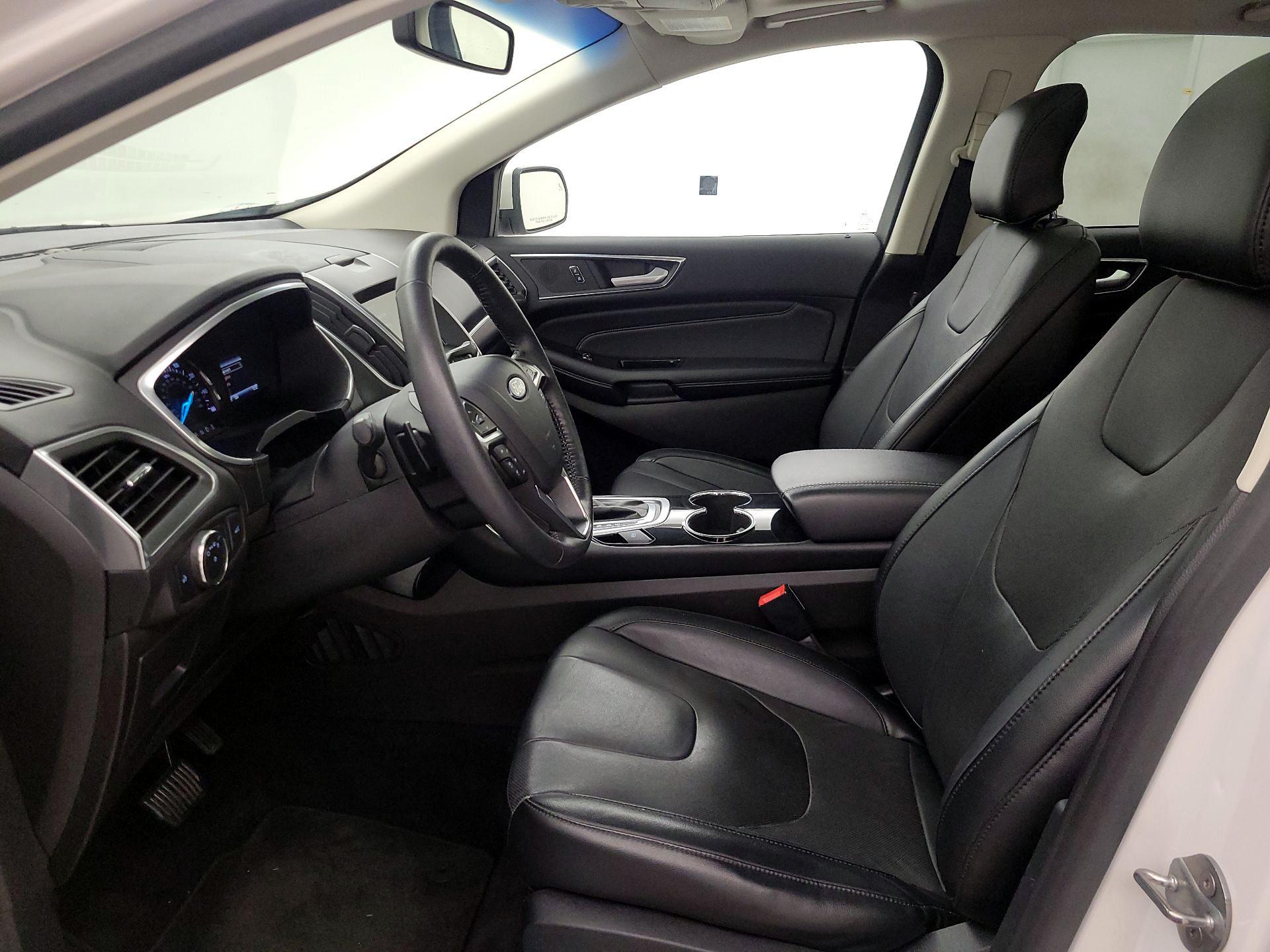 Thumbnail: 2017 Ford Edge - 11