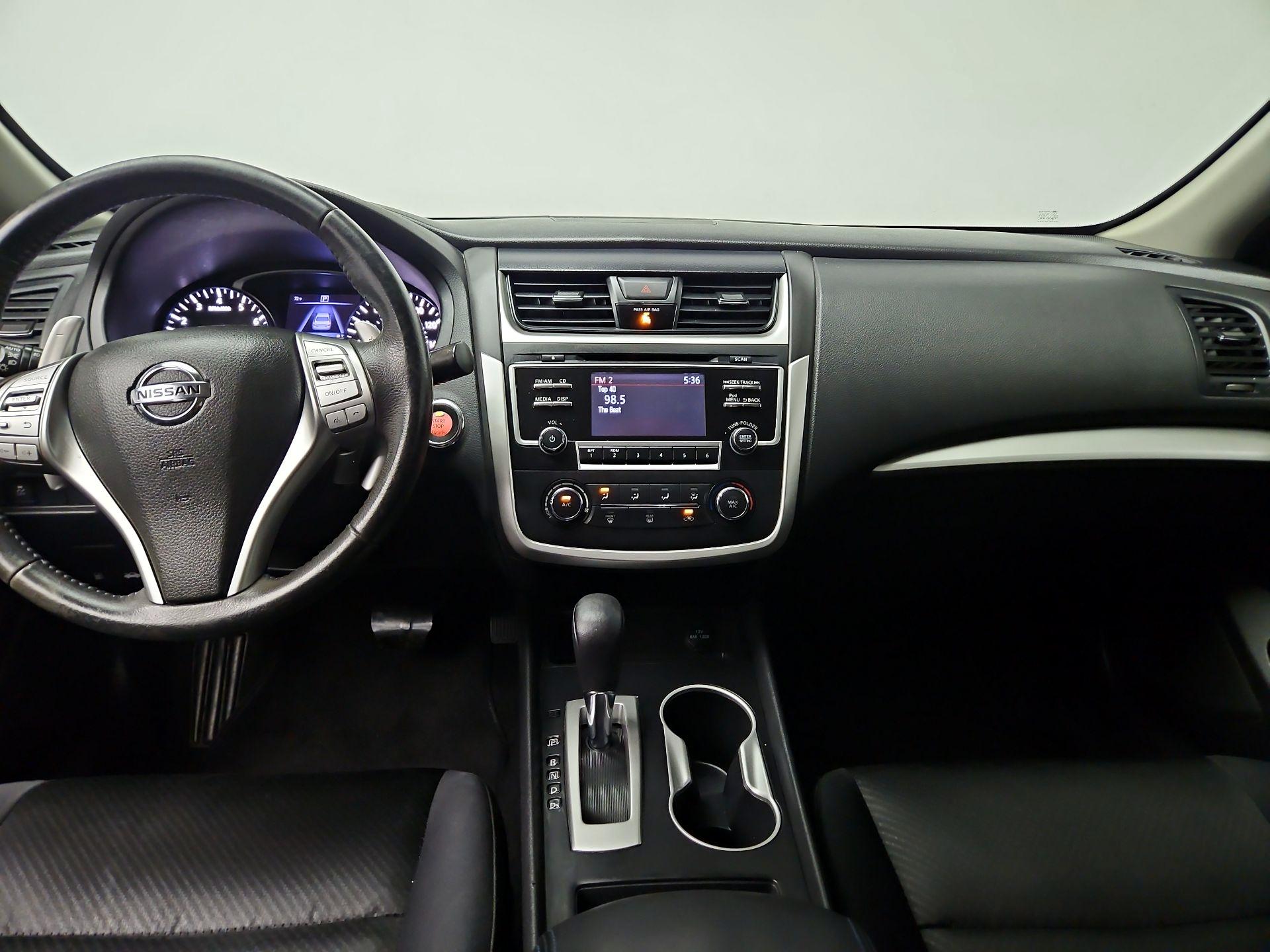 Thumbnail: 2017 Nissan Altima - 9