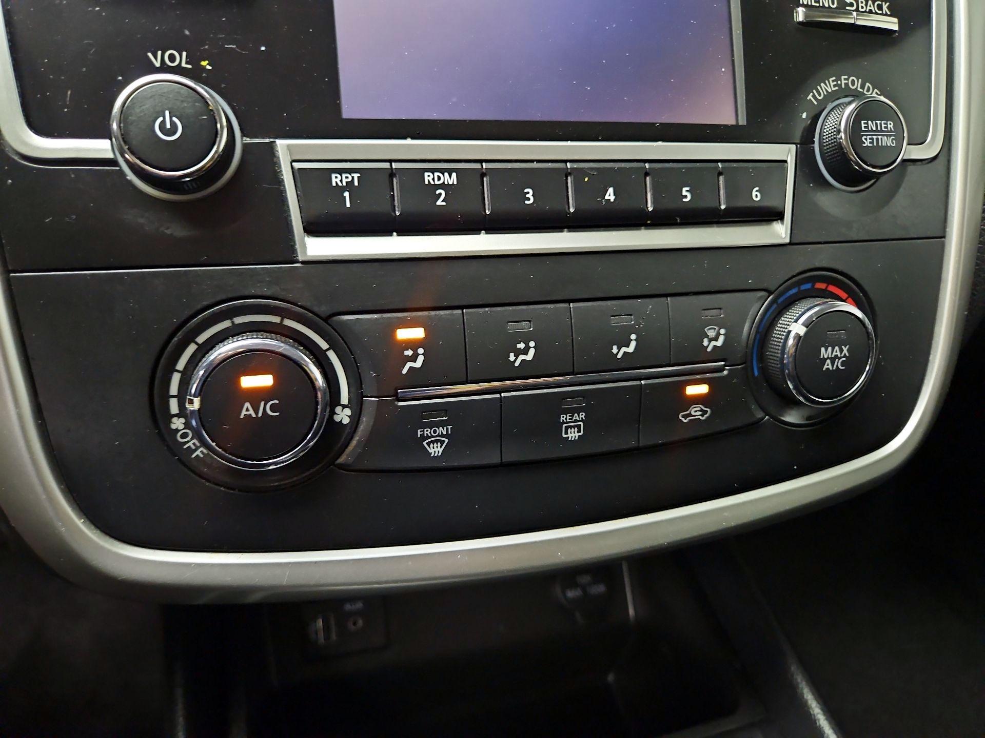 Thumbnail: 2017 Nissan Altima - 16