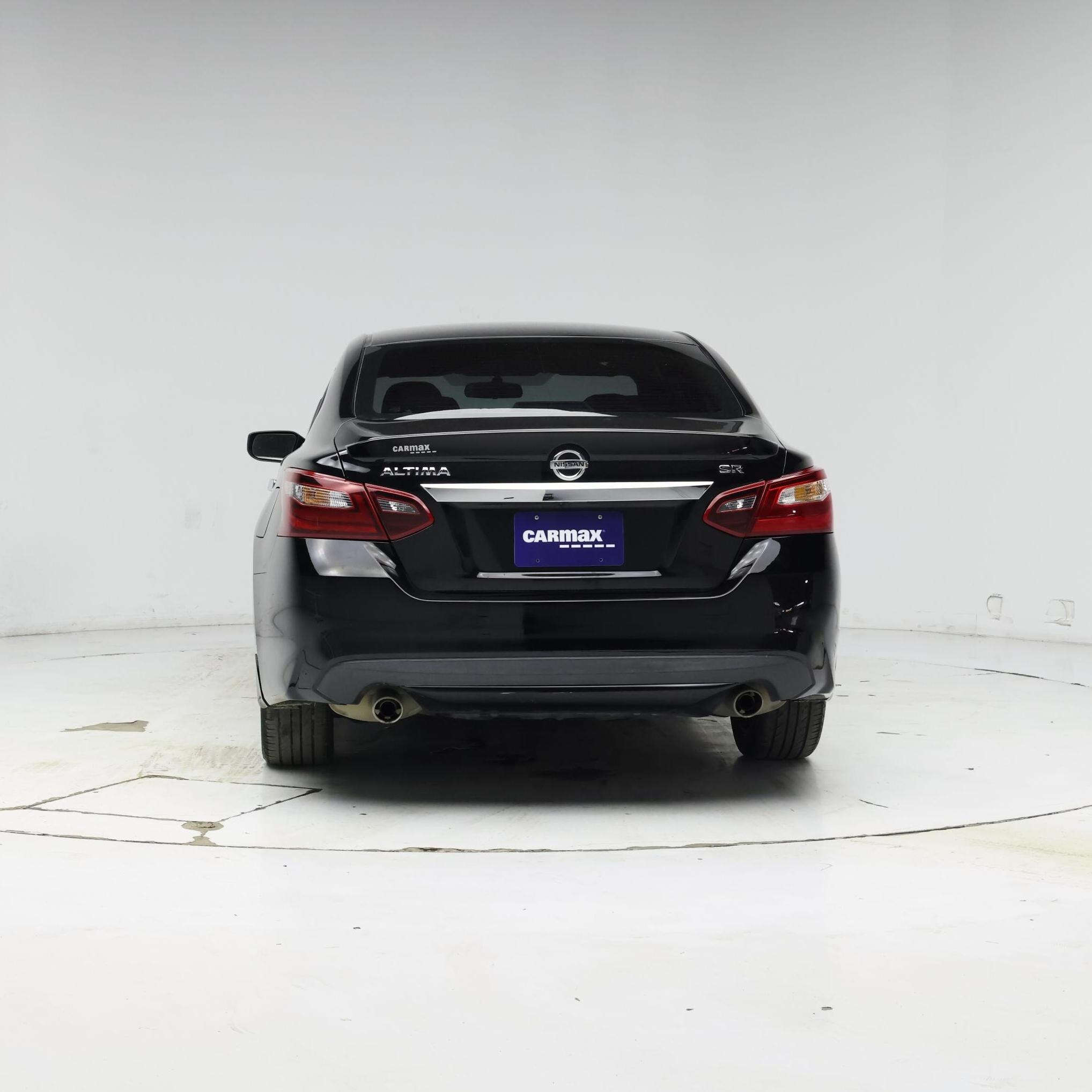 Thumbnail: 2017 Nissan Altima - 6