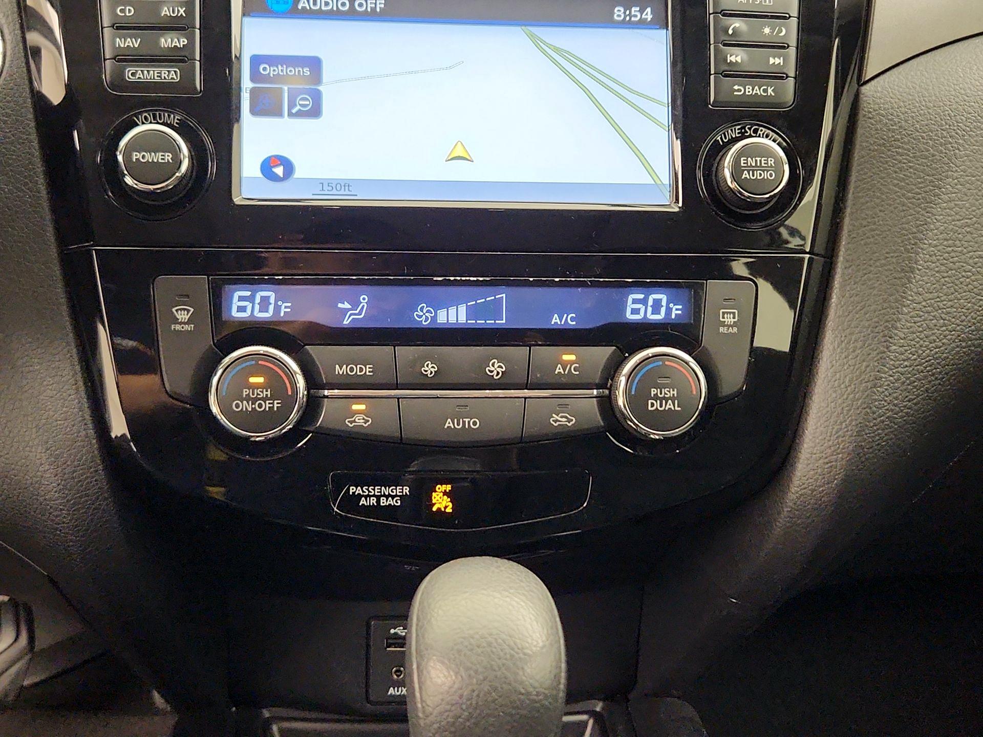 Thumbnail: 2015 Nissan Rogue - 17