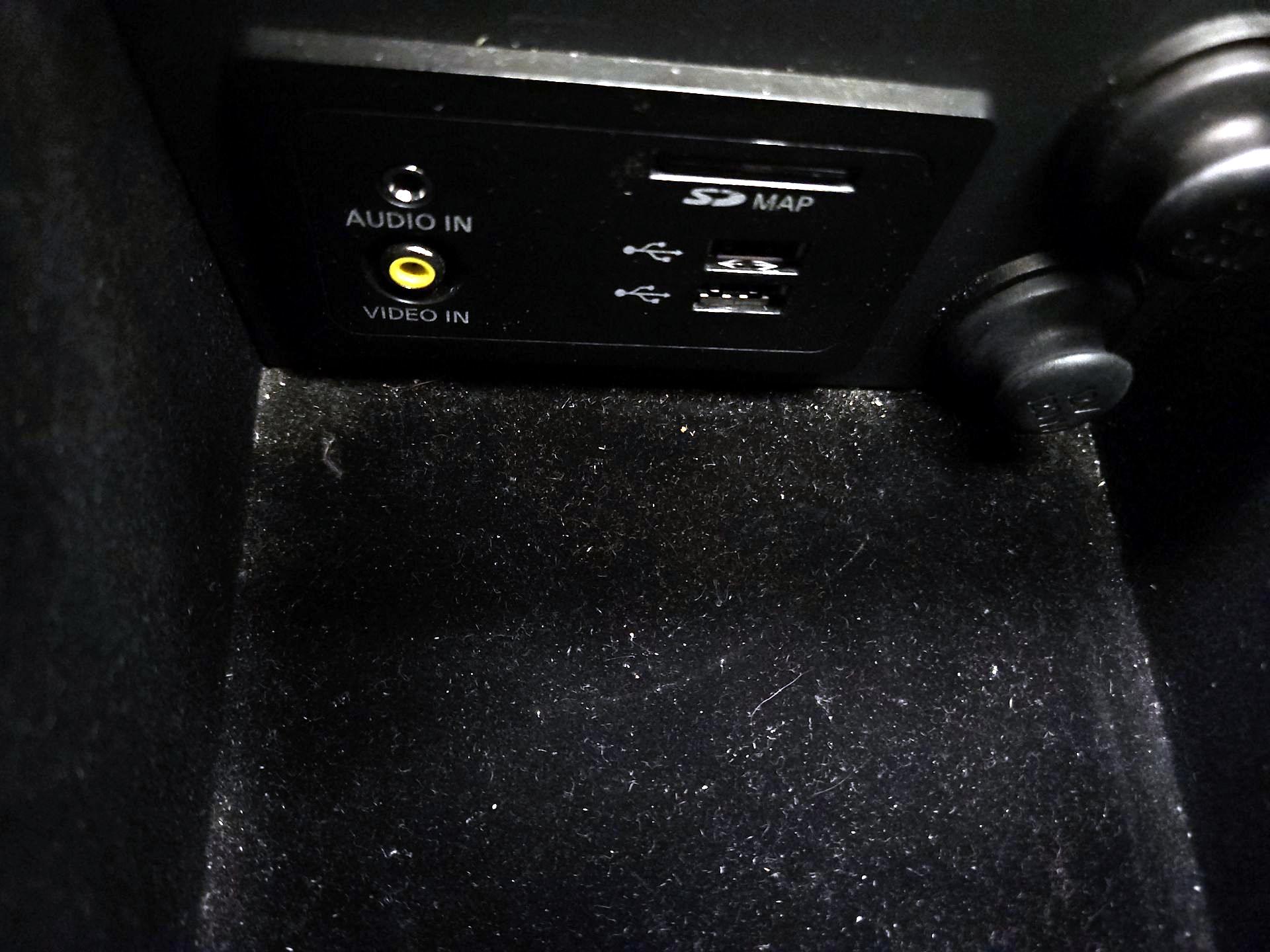 Thumbnail: 2014 INFINITI Q50 - 19