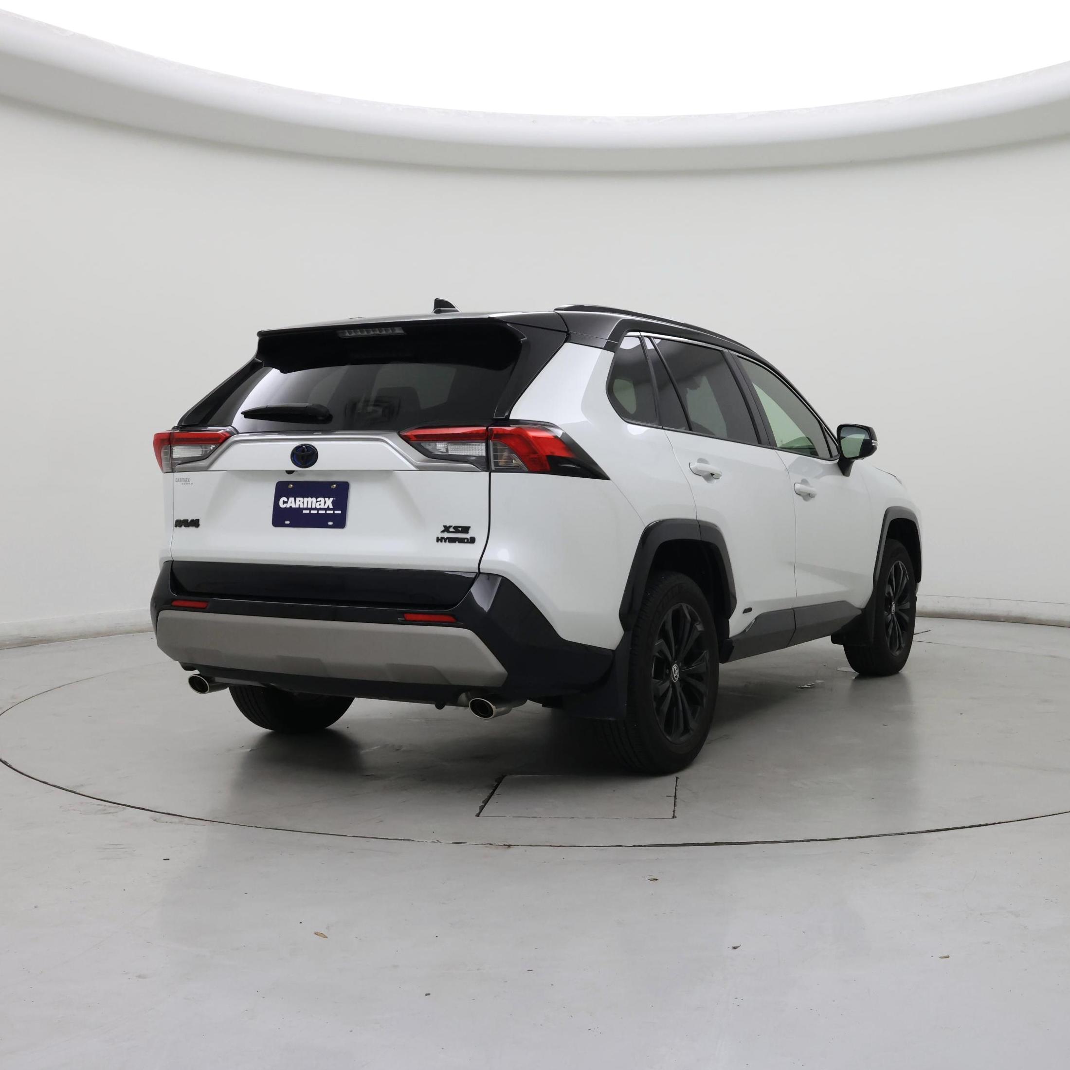 Thumbnail: 2024 Toyota RAV4 - 8