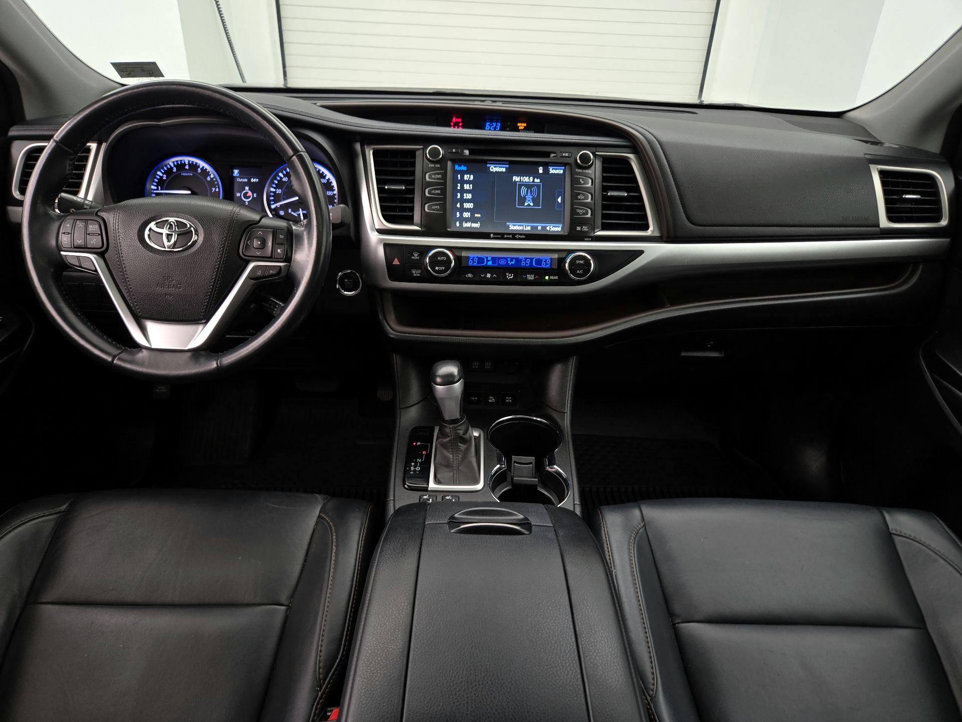 Thumbnail: 2017 Toyota Highlander - 9