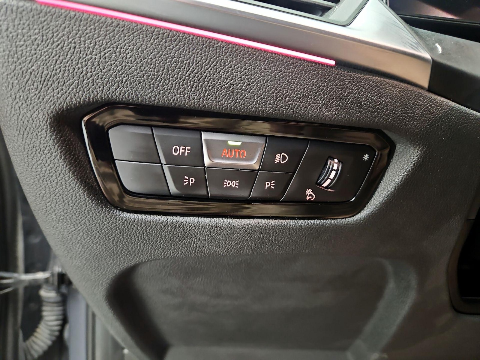 2023 BMW 3 Series 330i - Photo 14