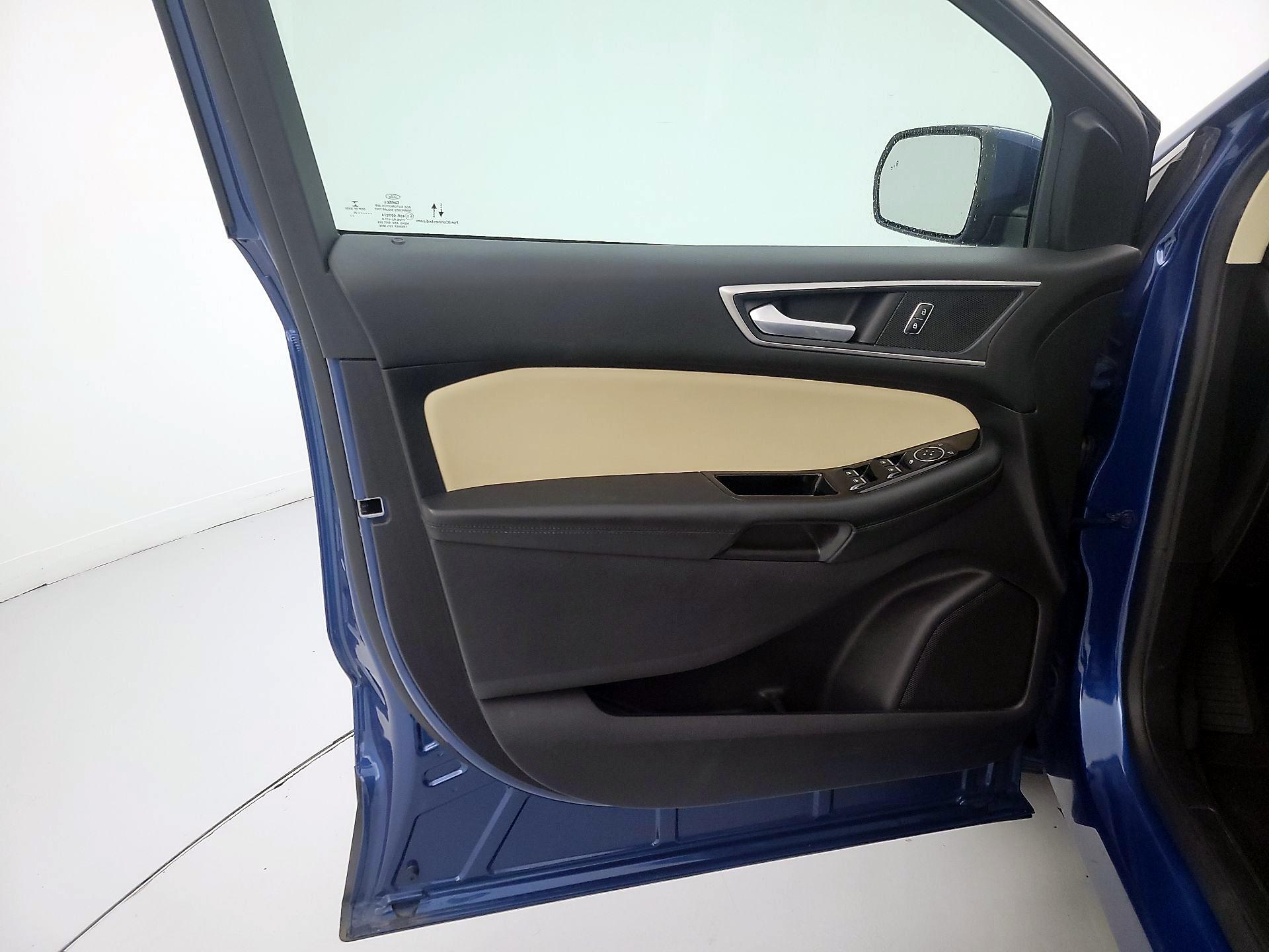 Thumbnail: 2020 Ford Edge - 12