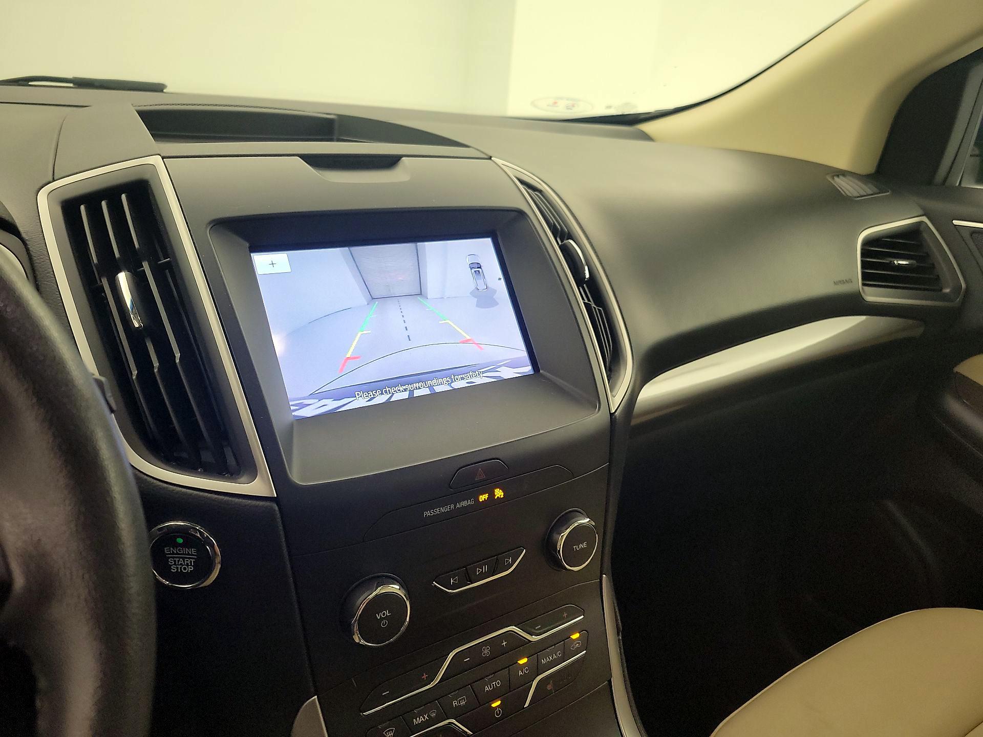 Thumbnail: 2020 Ford Edge - 14