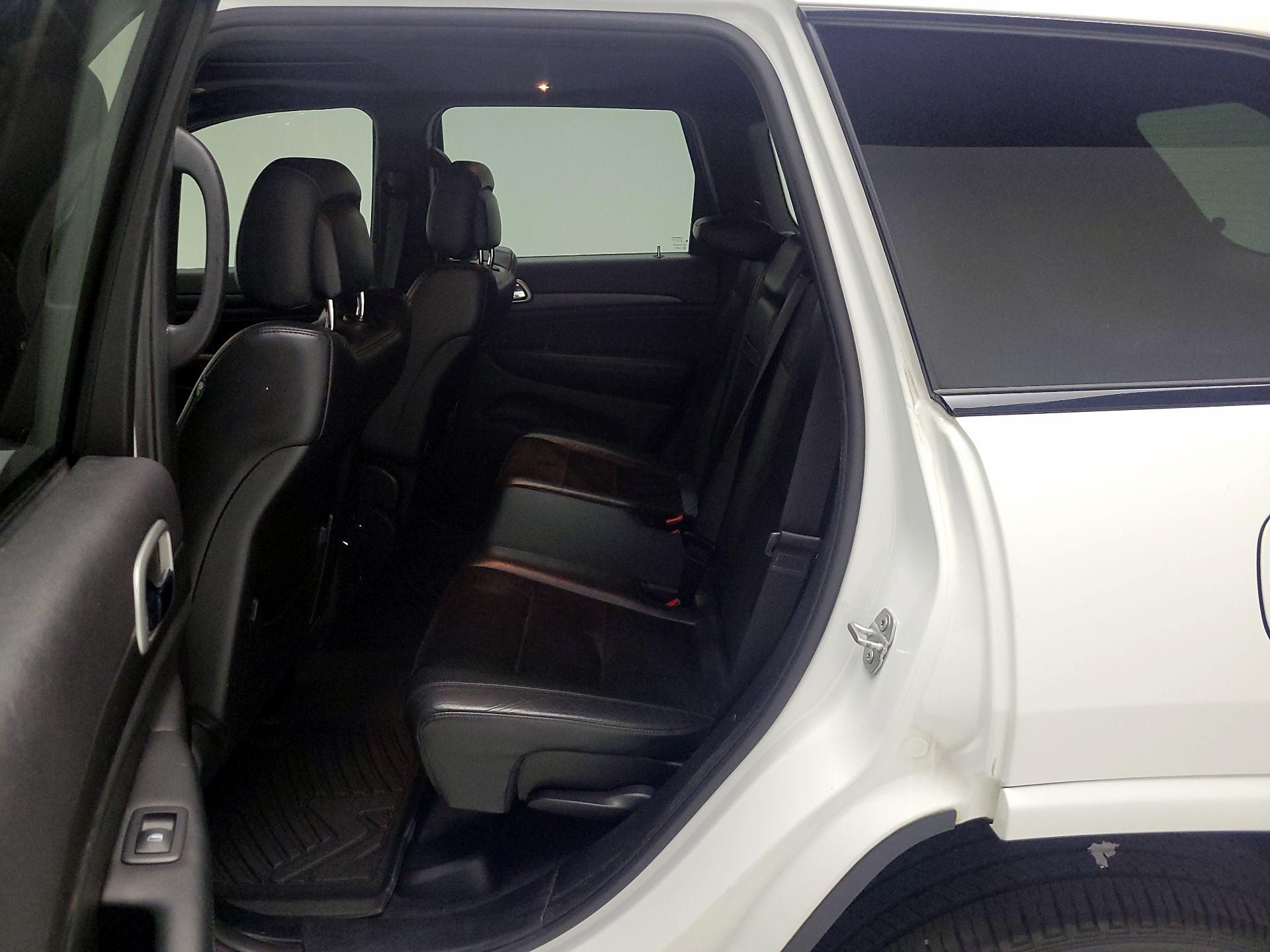 Thumbnail: 2018 Jeep Grand Cherokee - 17