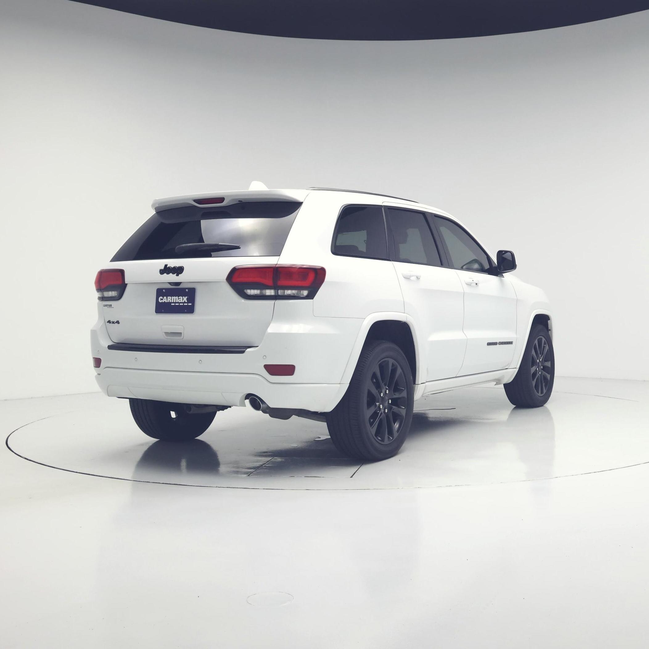 Thumbnail: 2018 Jeep Grand Cherokee - 8