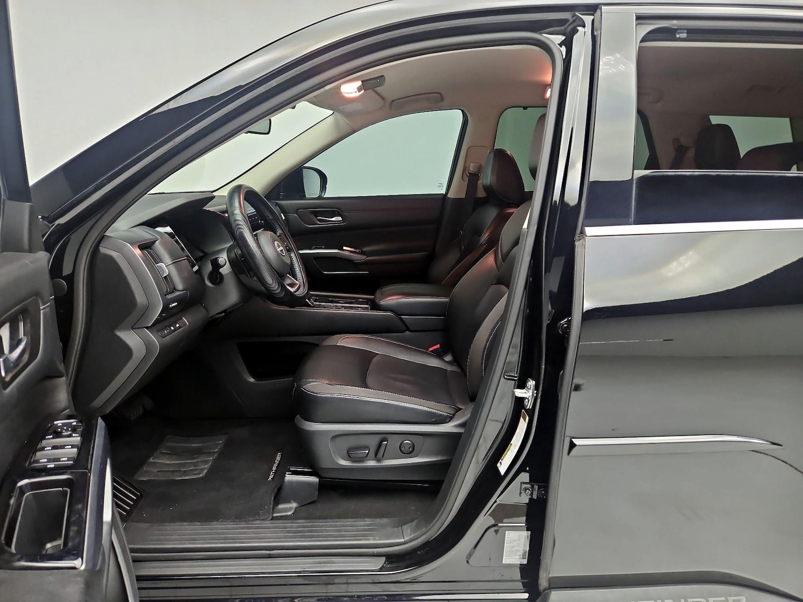 2023 Nissan Pathfinder SL - Photo 12