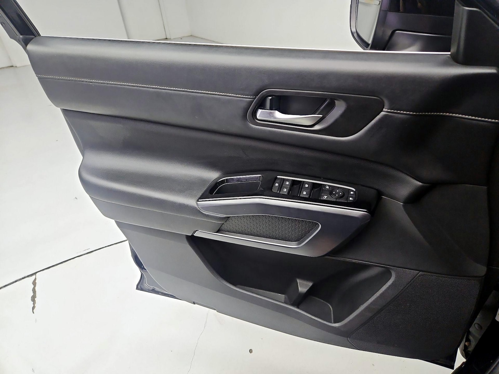 2023 Nissan Pathfinder SL - Photo 13