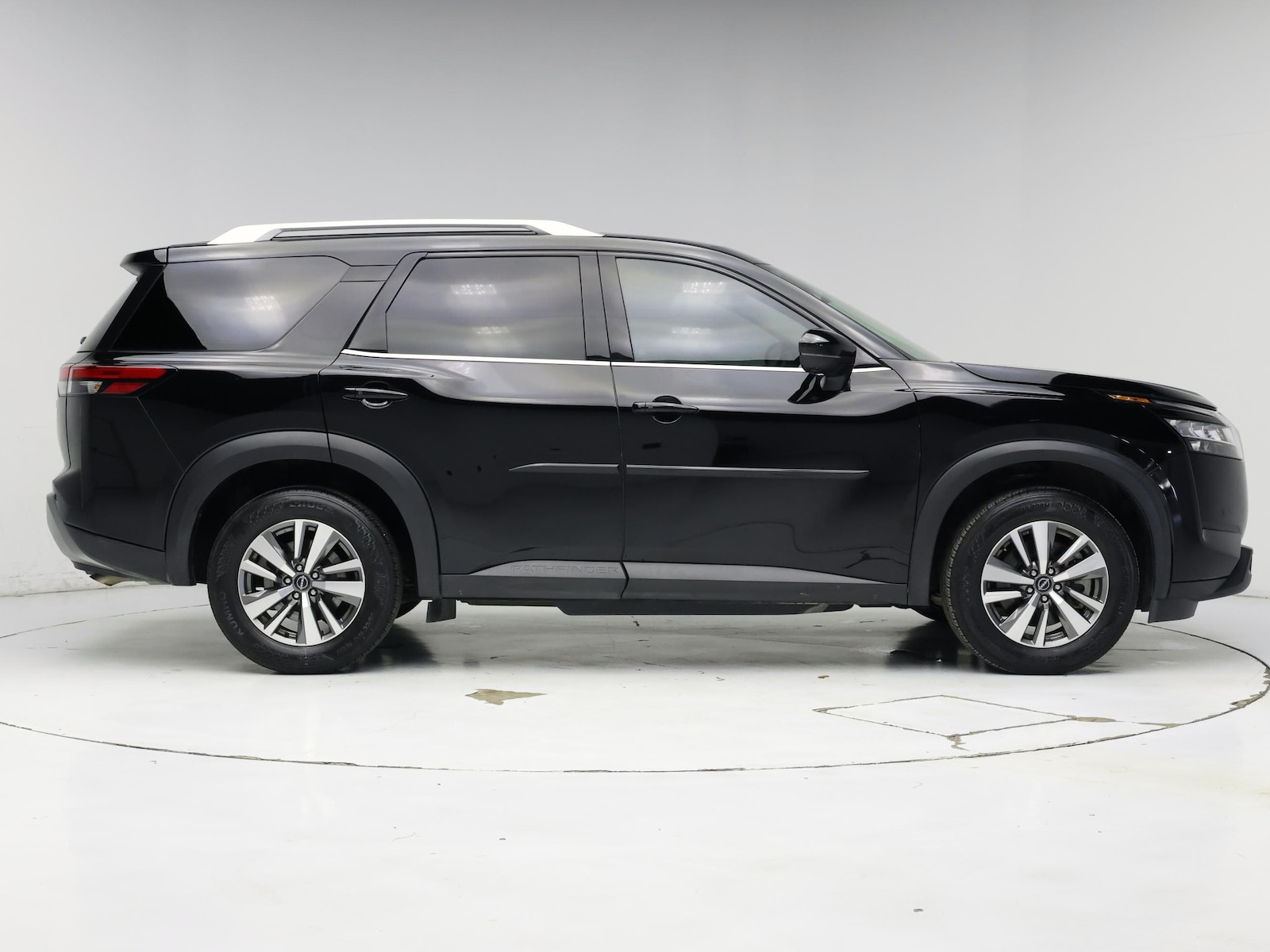 2023 Nissan Pathfinder SL - Photo 8