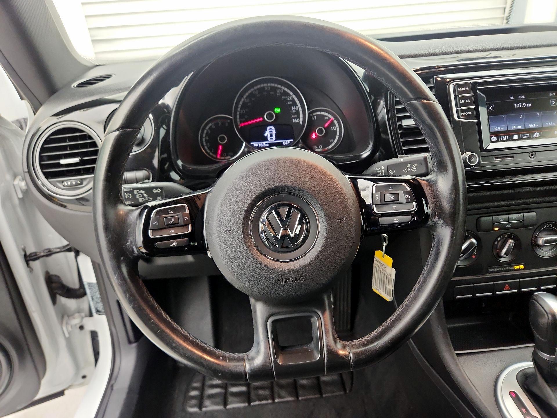 Thumbnail: 2016 Volkswagen Beetle - 10