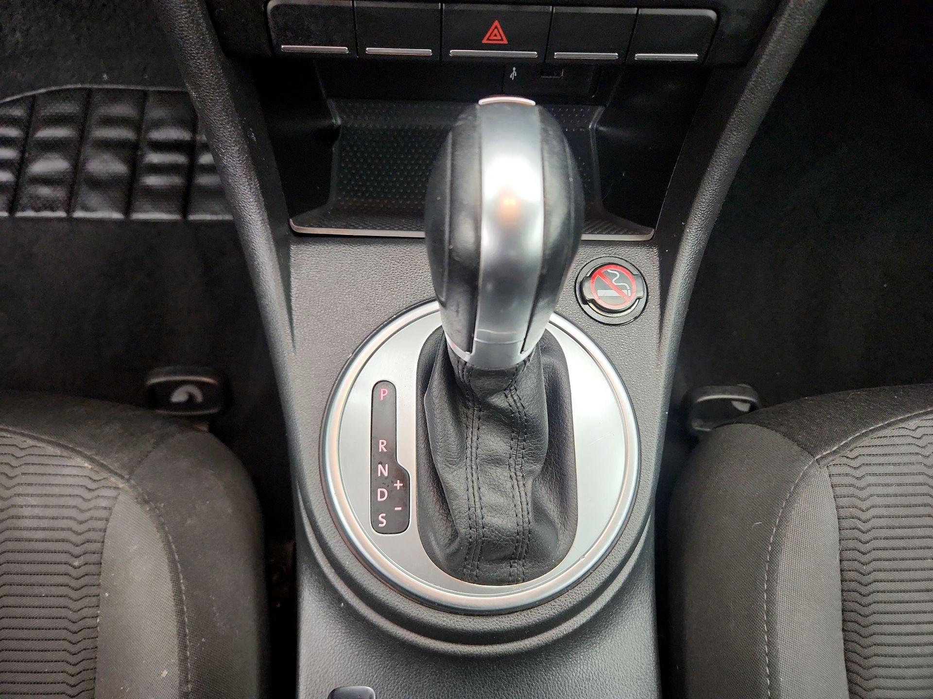 Thumbnail: 2016 Volkswagen Beetle - 16