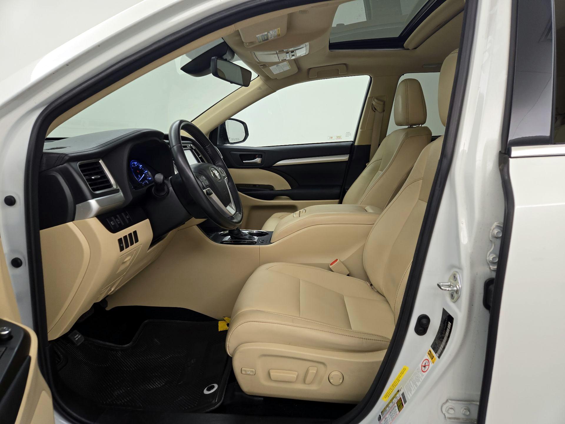 Thumbnail: 2018 Toyota Highlander - 11