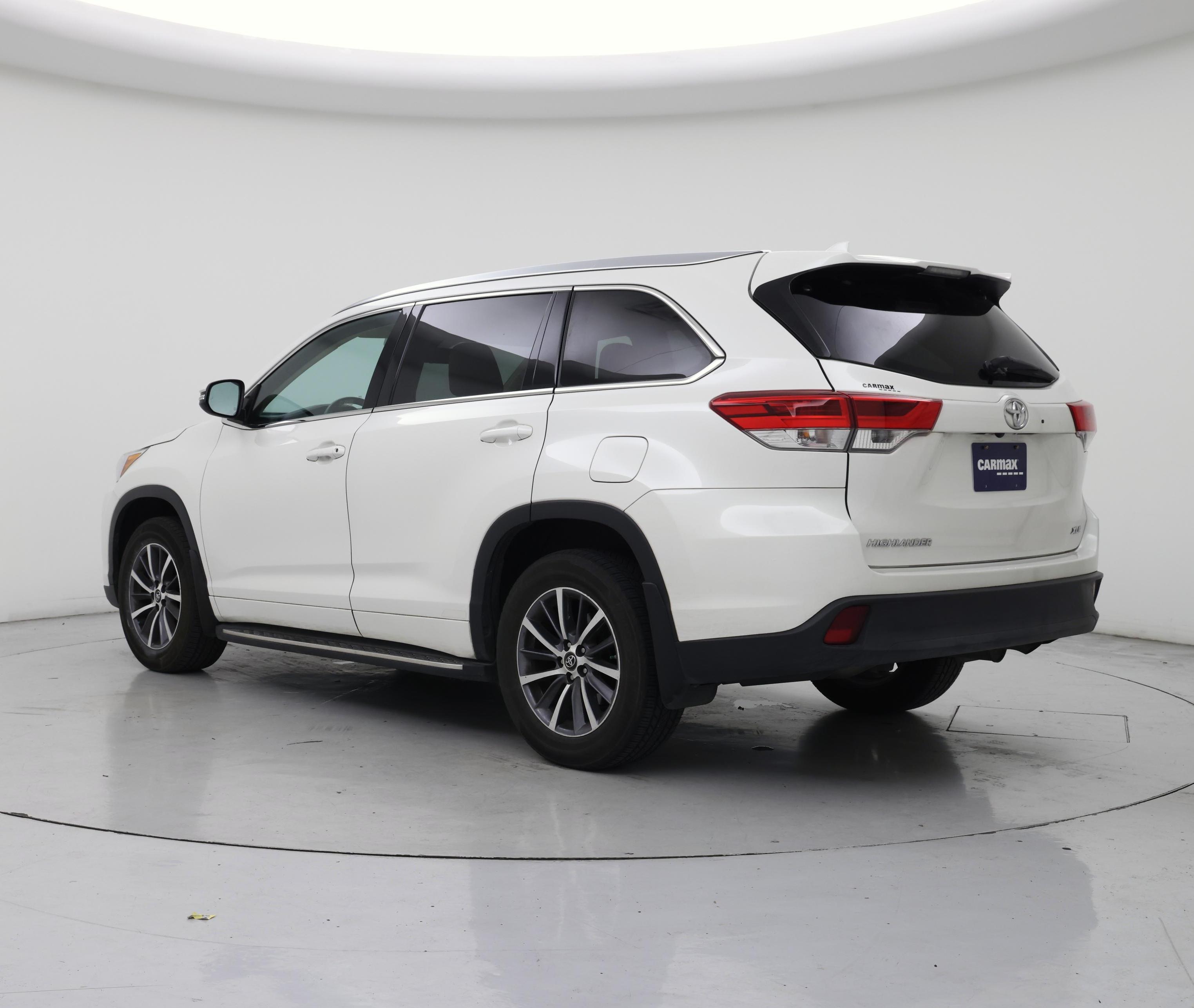 Thumbnail: 2018 Toyota Highlander - 2