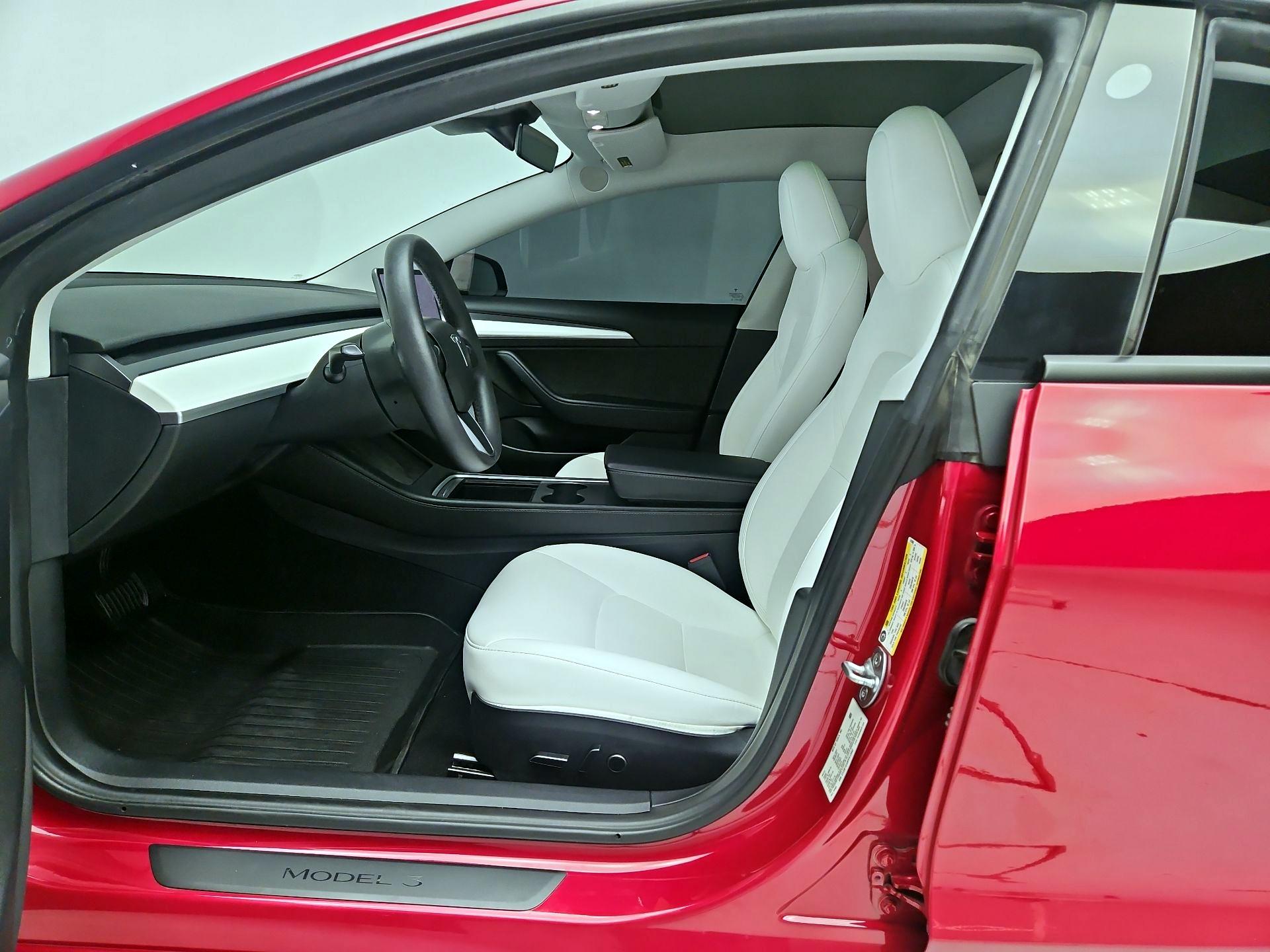 Thumbnail: 2023 Tesla Model 3 - 11