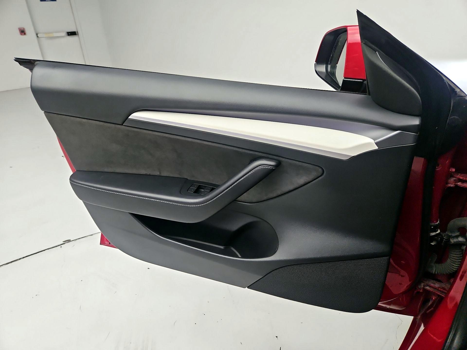 Thumbnail: 2023 Tesla Model 3 - 12