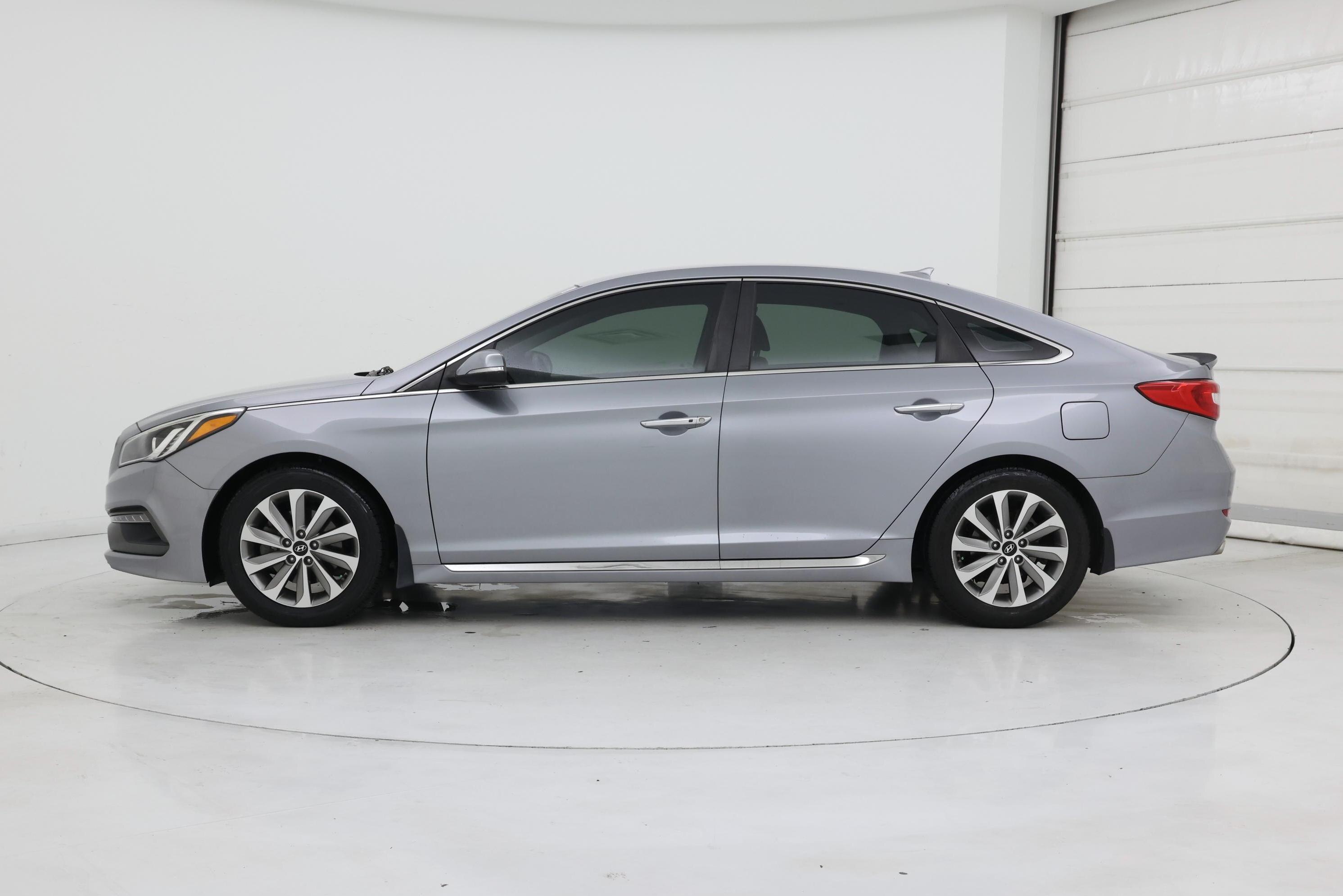Thumbnail: 2016 Hyundai Sonata - 3