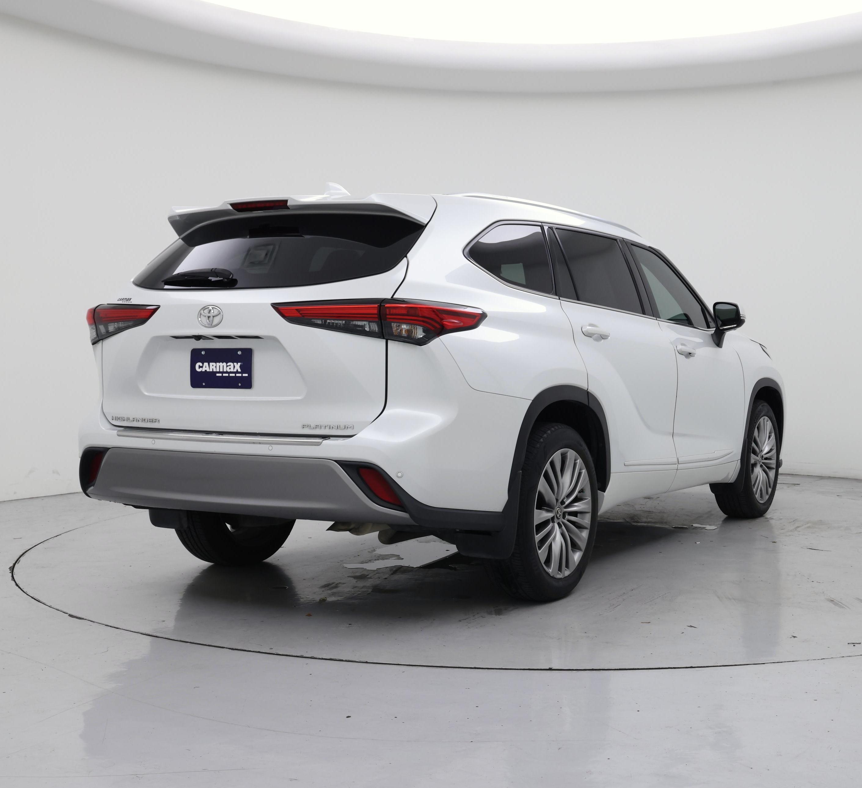 Thumbnail: 2022 Toyota Highlander - 8