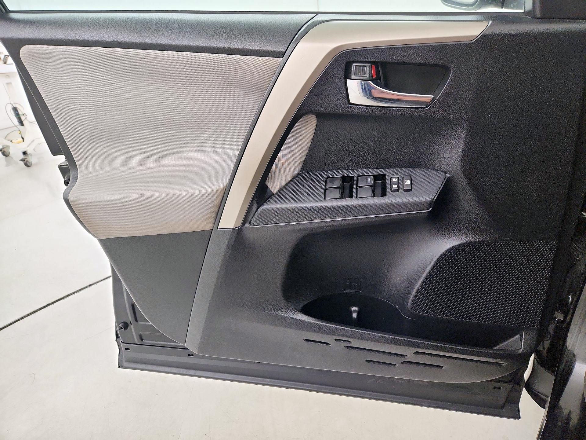 Thumbnail: 2014 Toyota RAV4 - 12