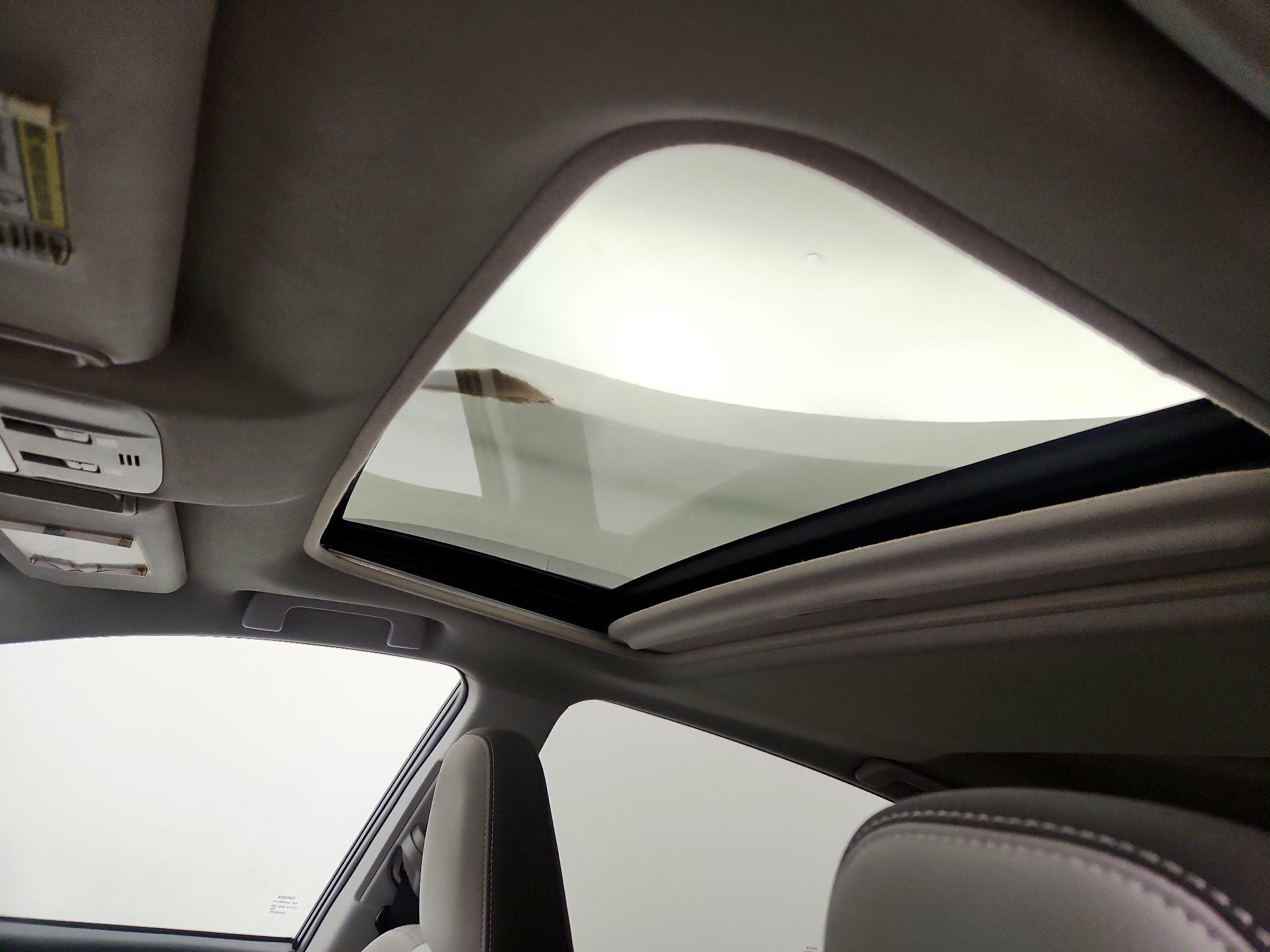 Thumbnail: 2014 Toyota RAV4 - 19