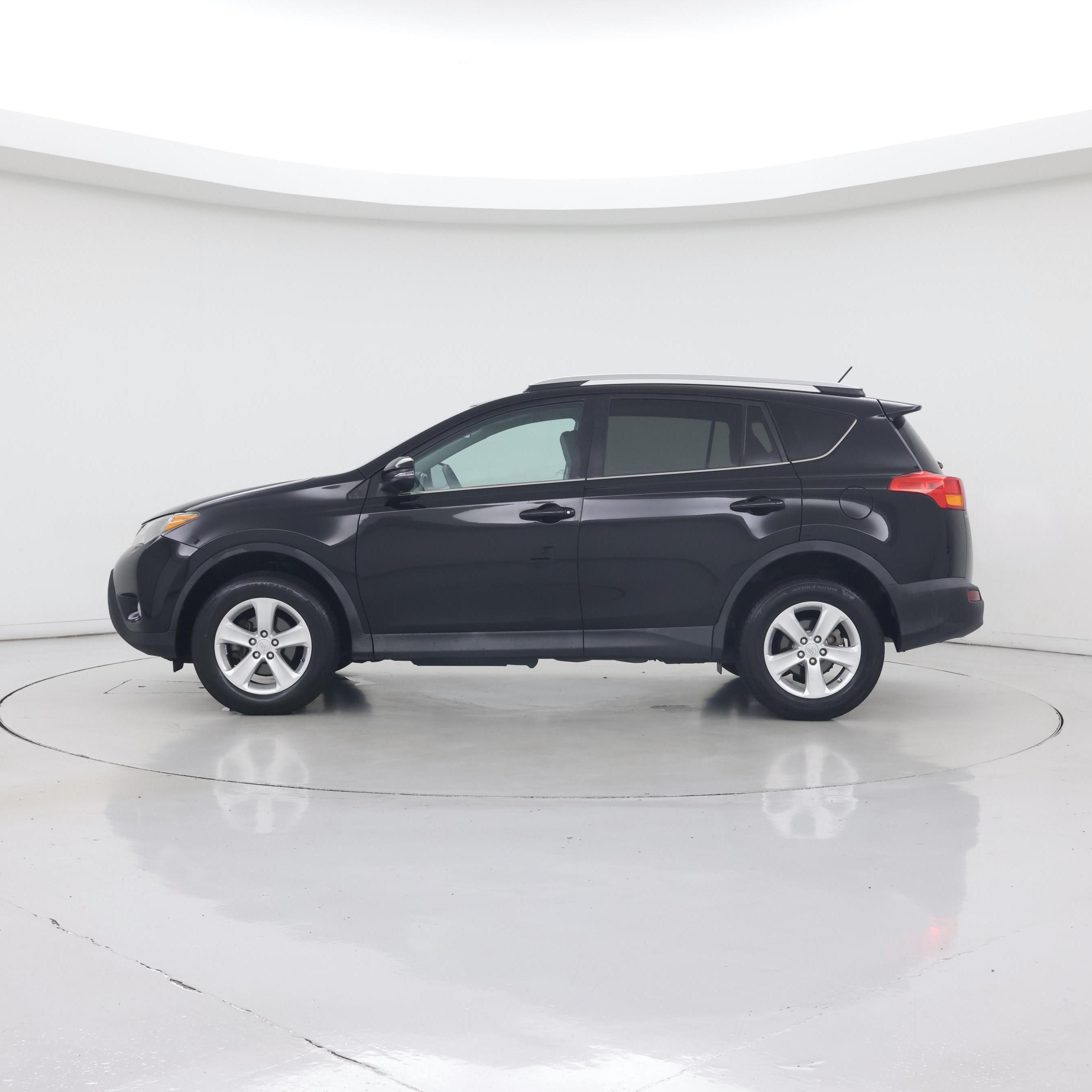 Thumbnail: 2014 Toyota RAV4 - 3
