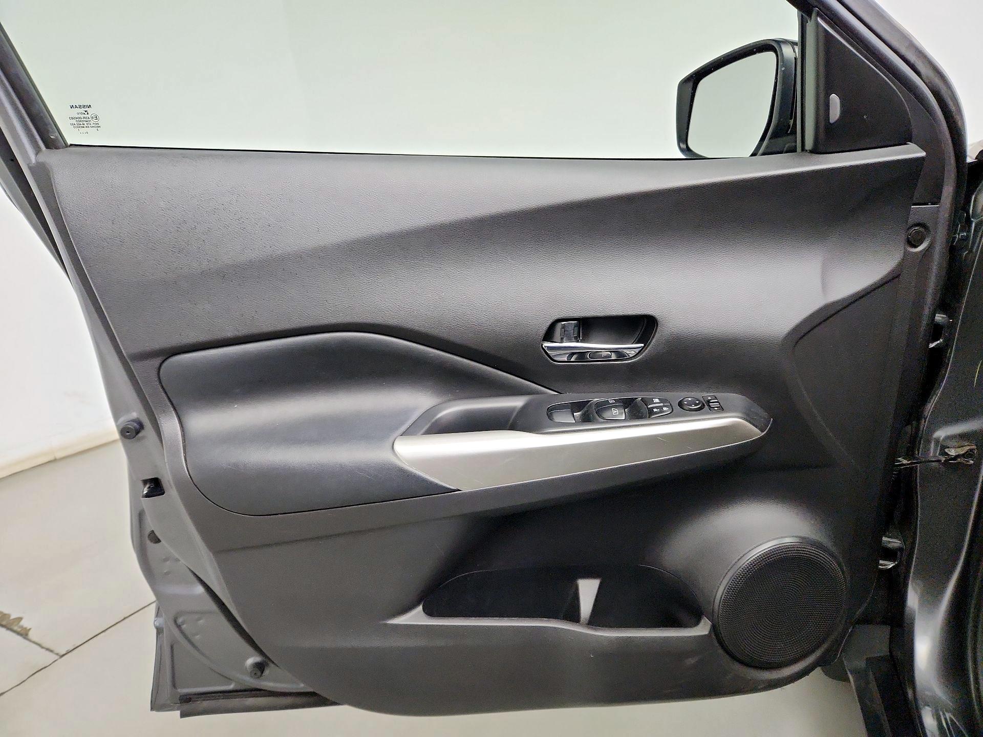 Thumbnail: 2020 Nissan Kicks - 12