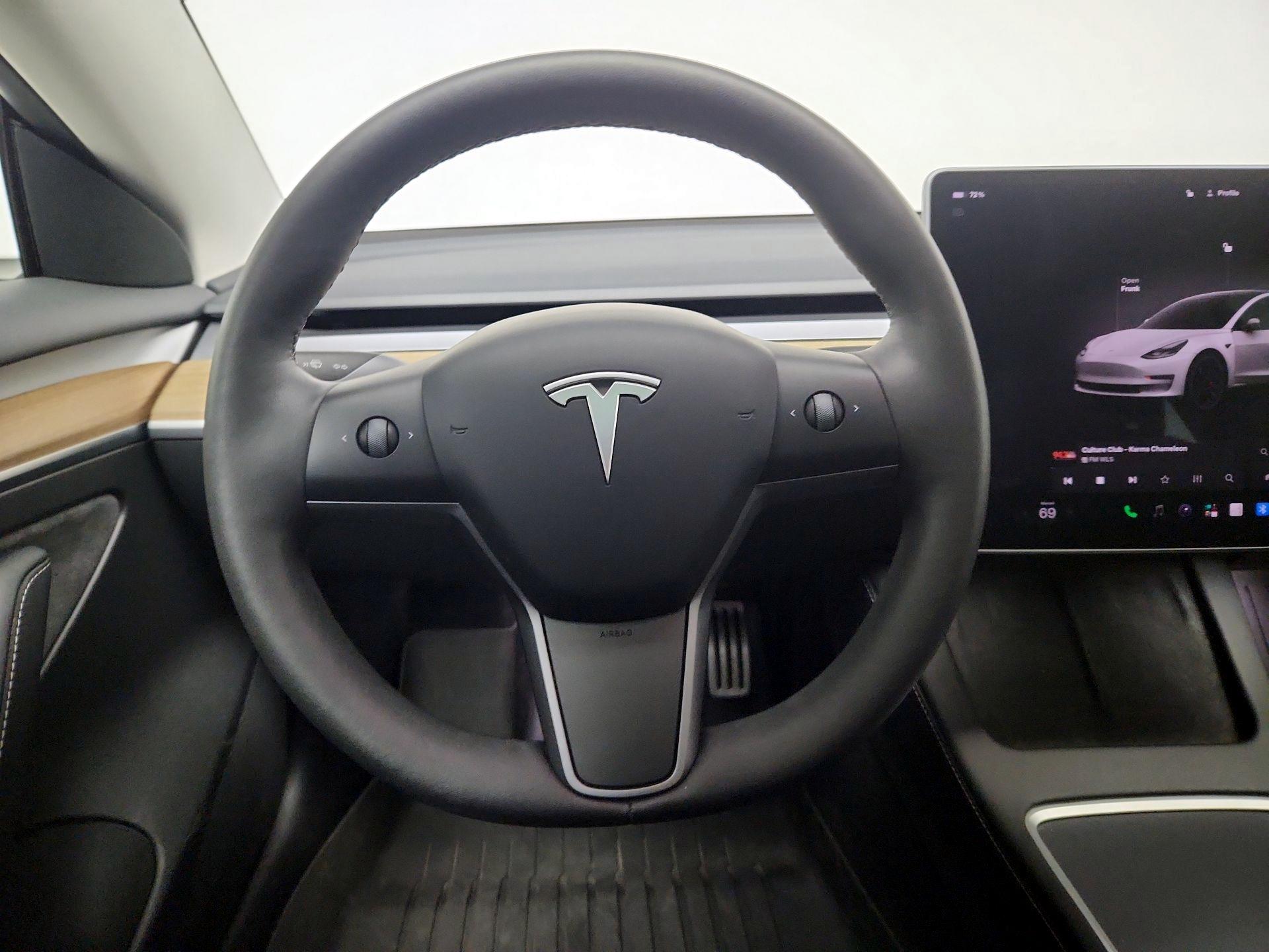 Thumbnail: 2023 Tesla Model 3 - 10