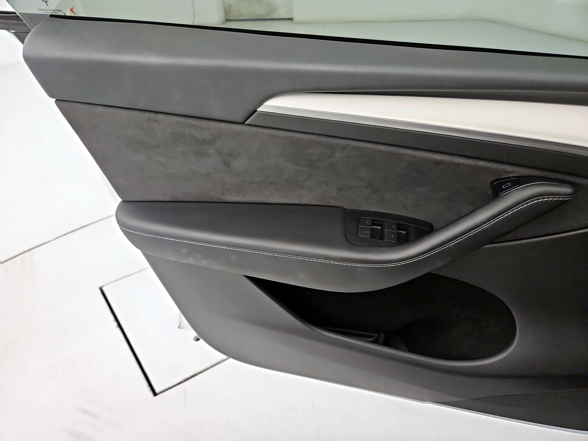 Thumbnail: 2023 Tesla Model Y - 12