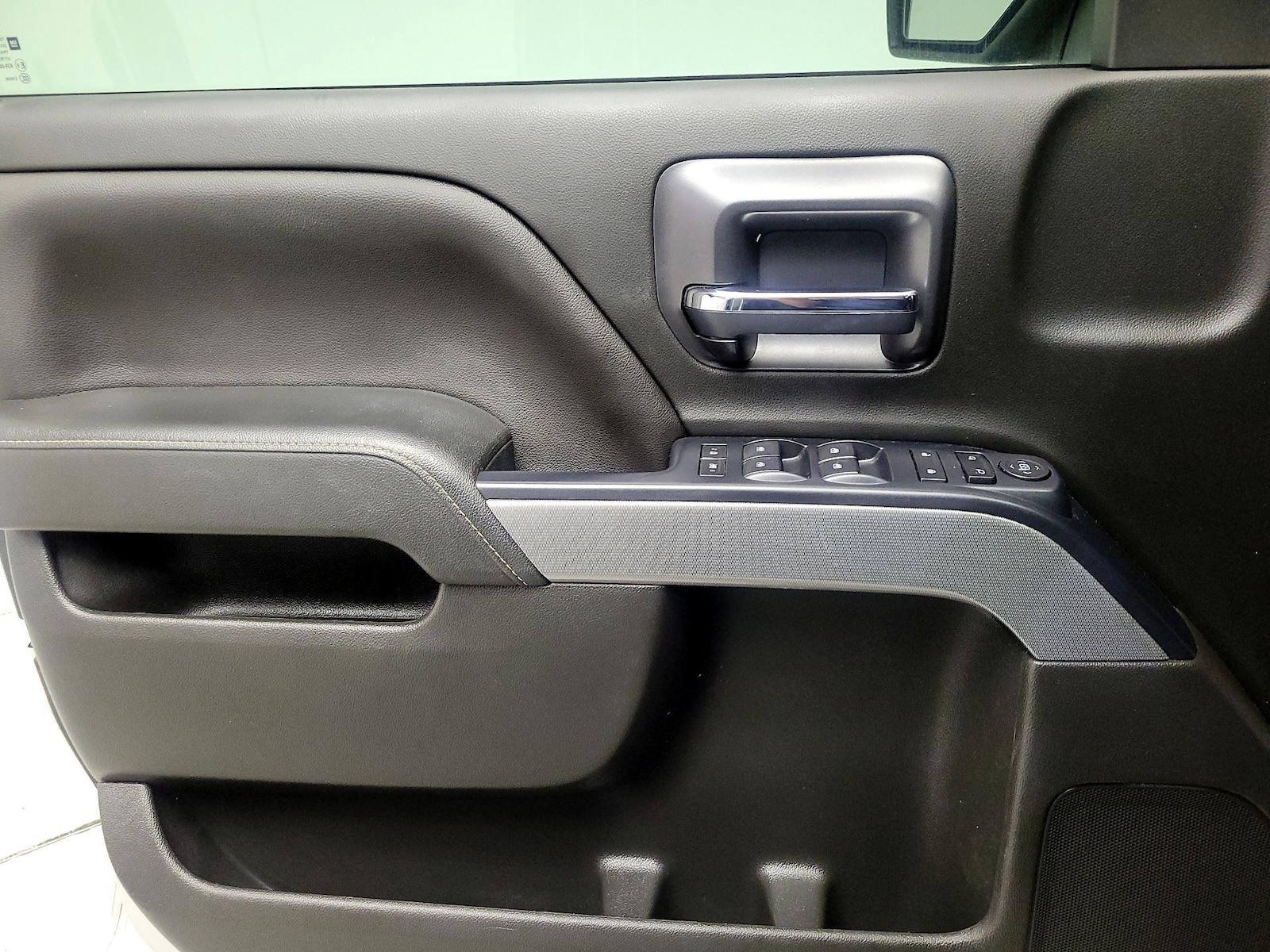 2018 Chevrolet Silverado 1500 LT Z71 - Photo 12