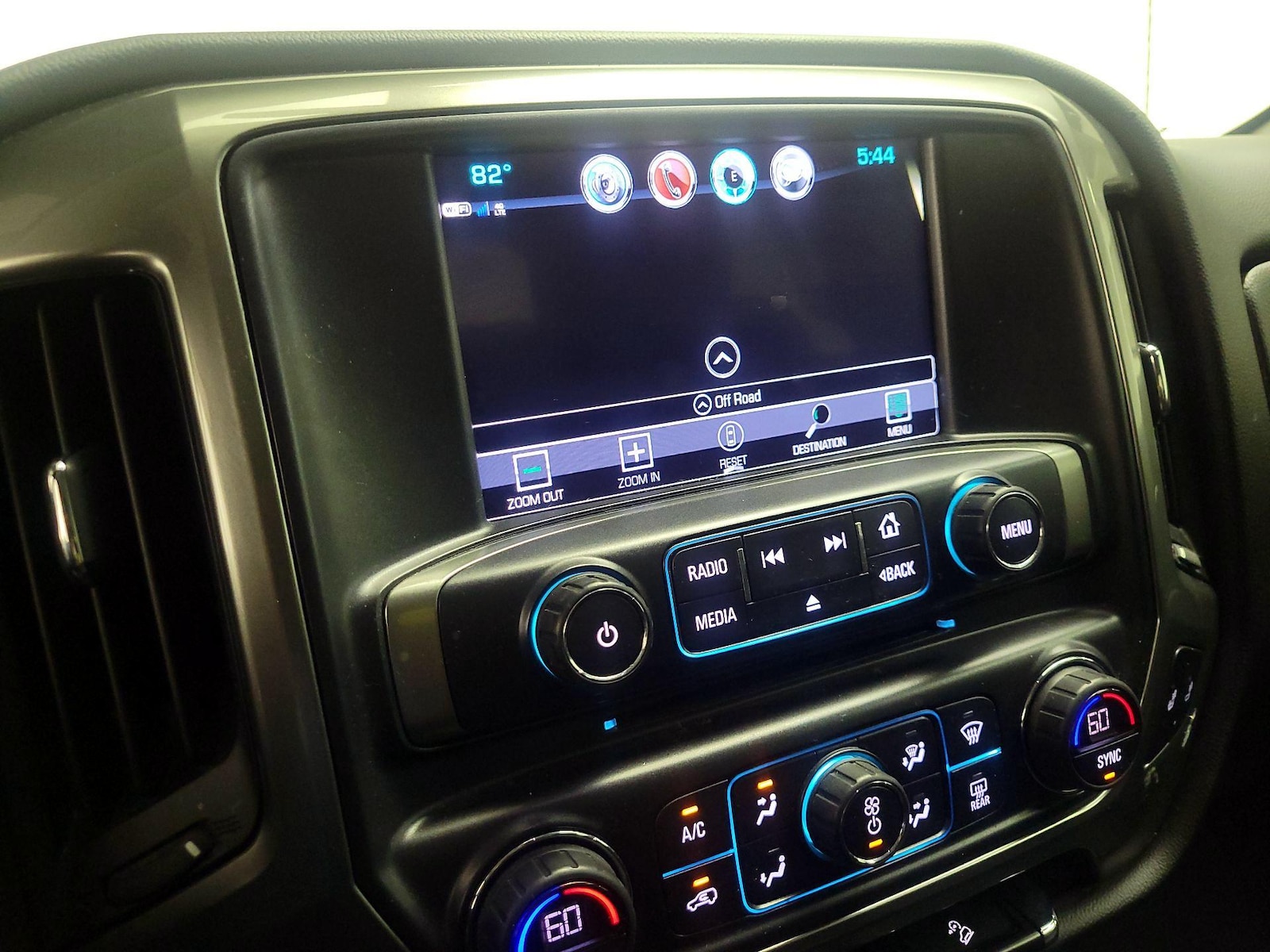 2018 Chevrolet Silverado 1500 LT Z71 - Photo 14